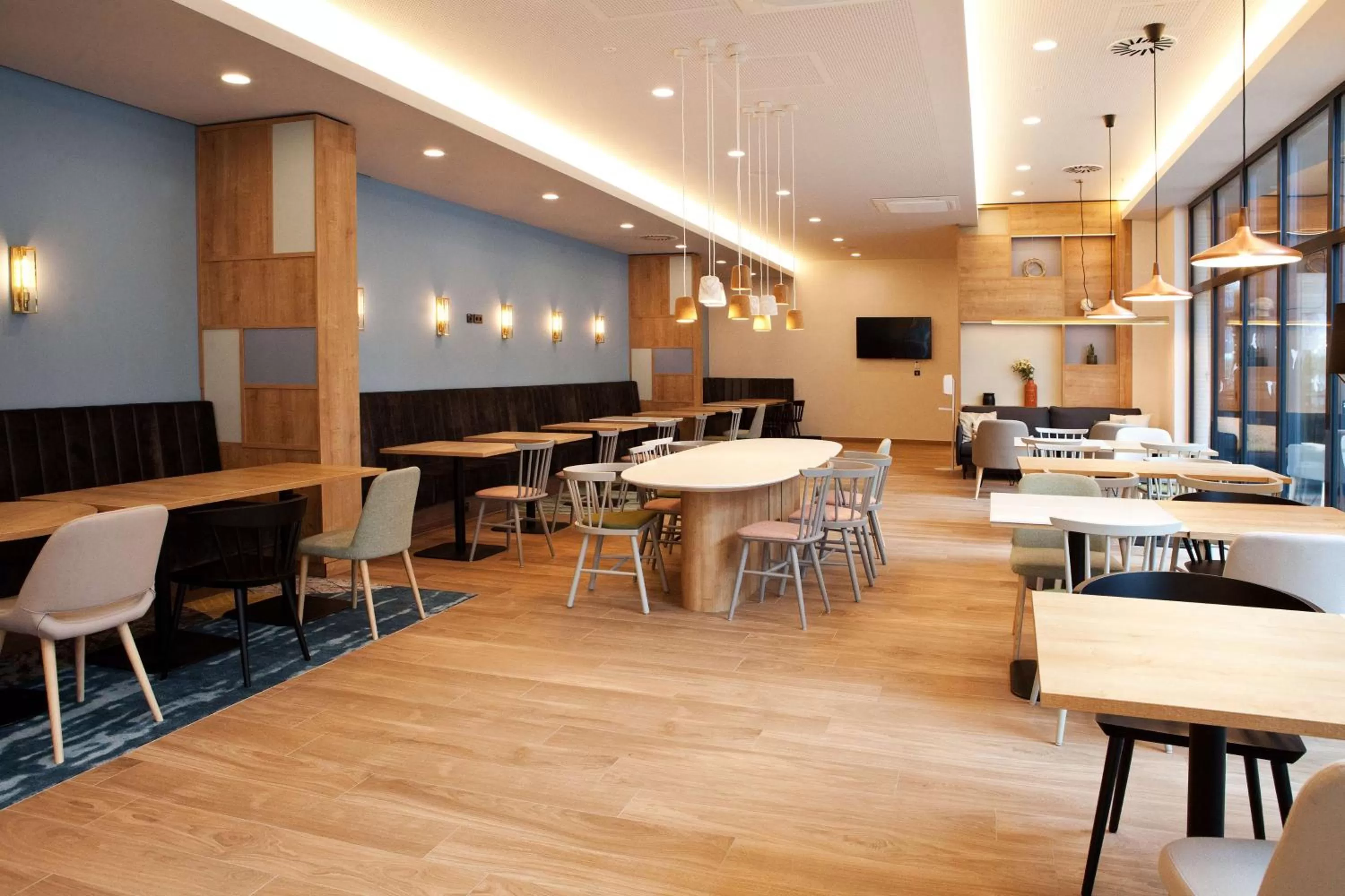Restaurant/places to eat in Hilton Garden Inn Munich Messe
