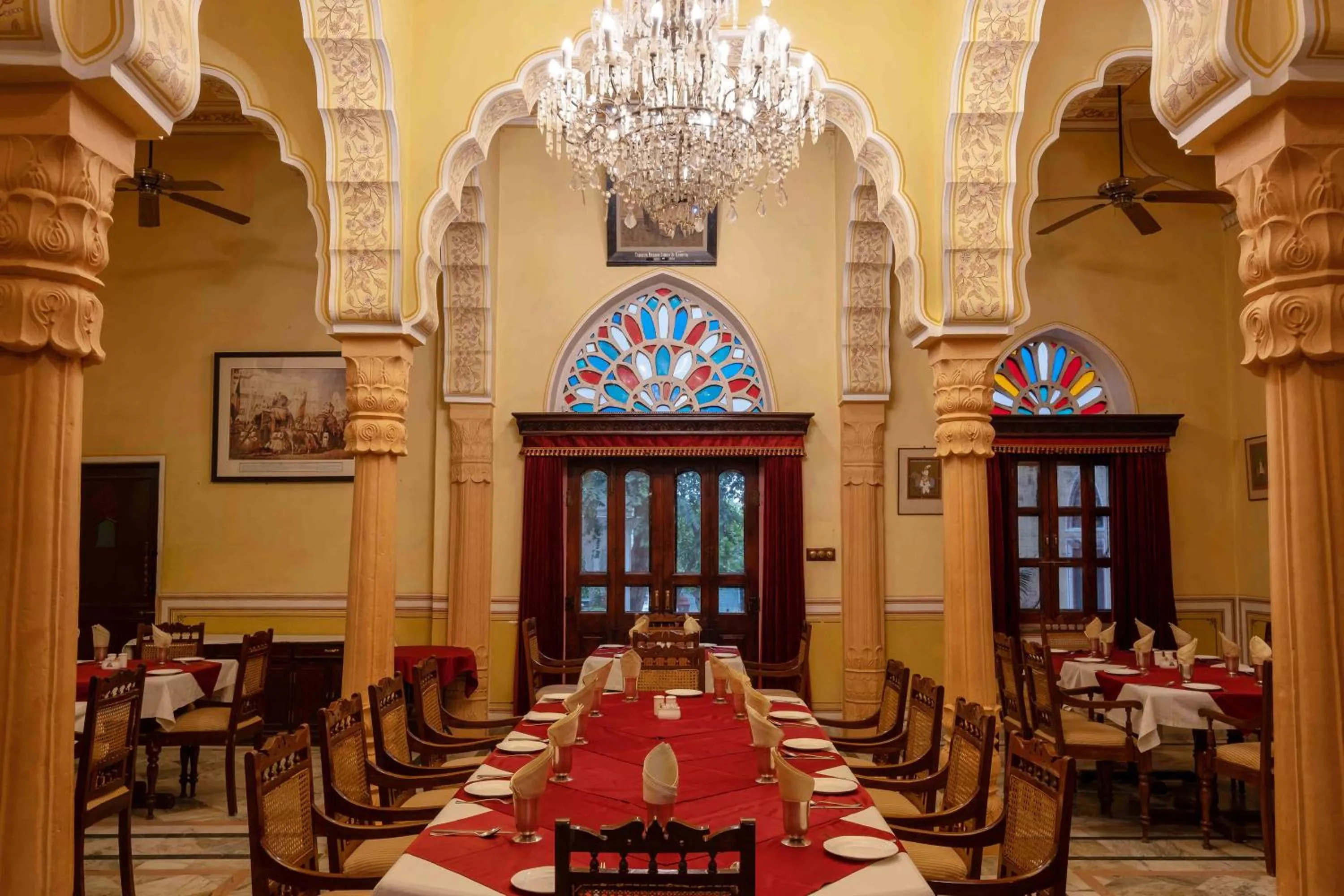 Dining area in Hotel Narain Niwas Palace