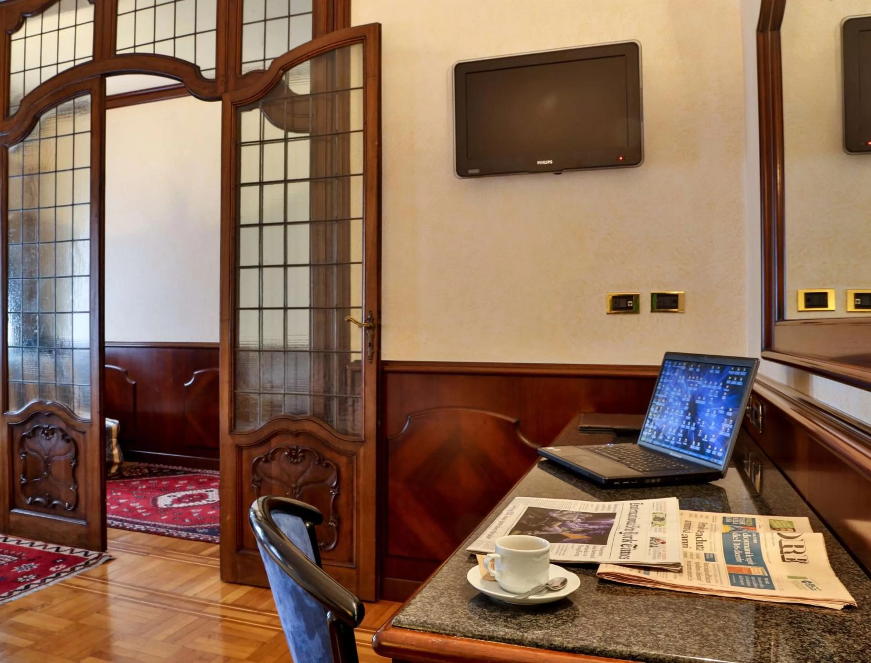 TV and multimedia in Best Western Hotel Moderno Verdi