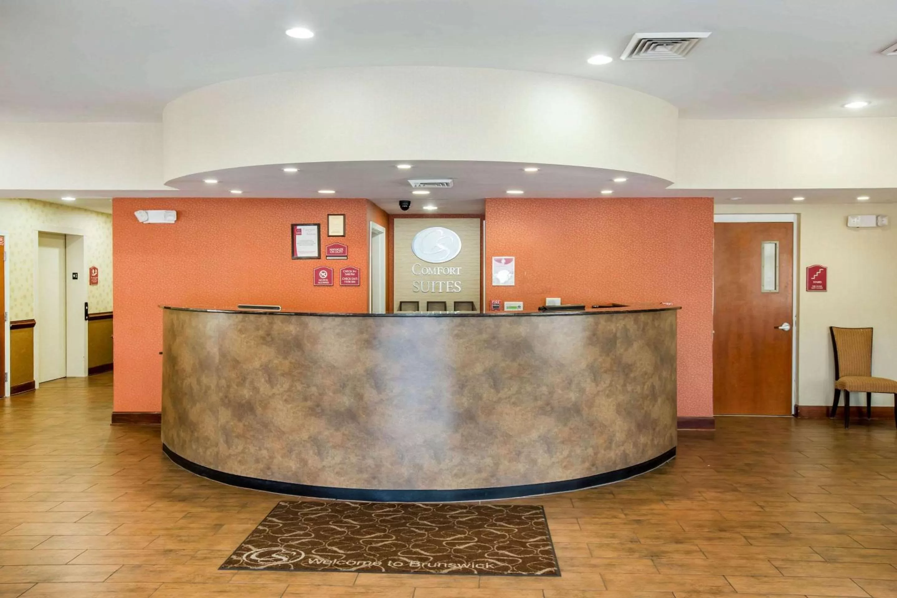 Lobby or reception in Comfort Suites Golden Isles Gateway