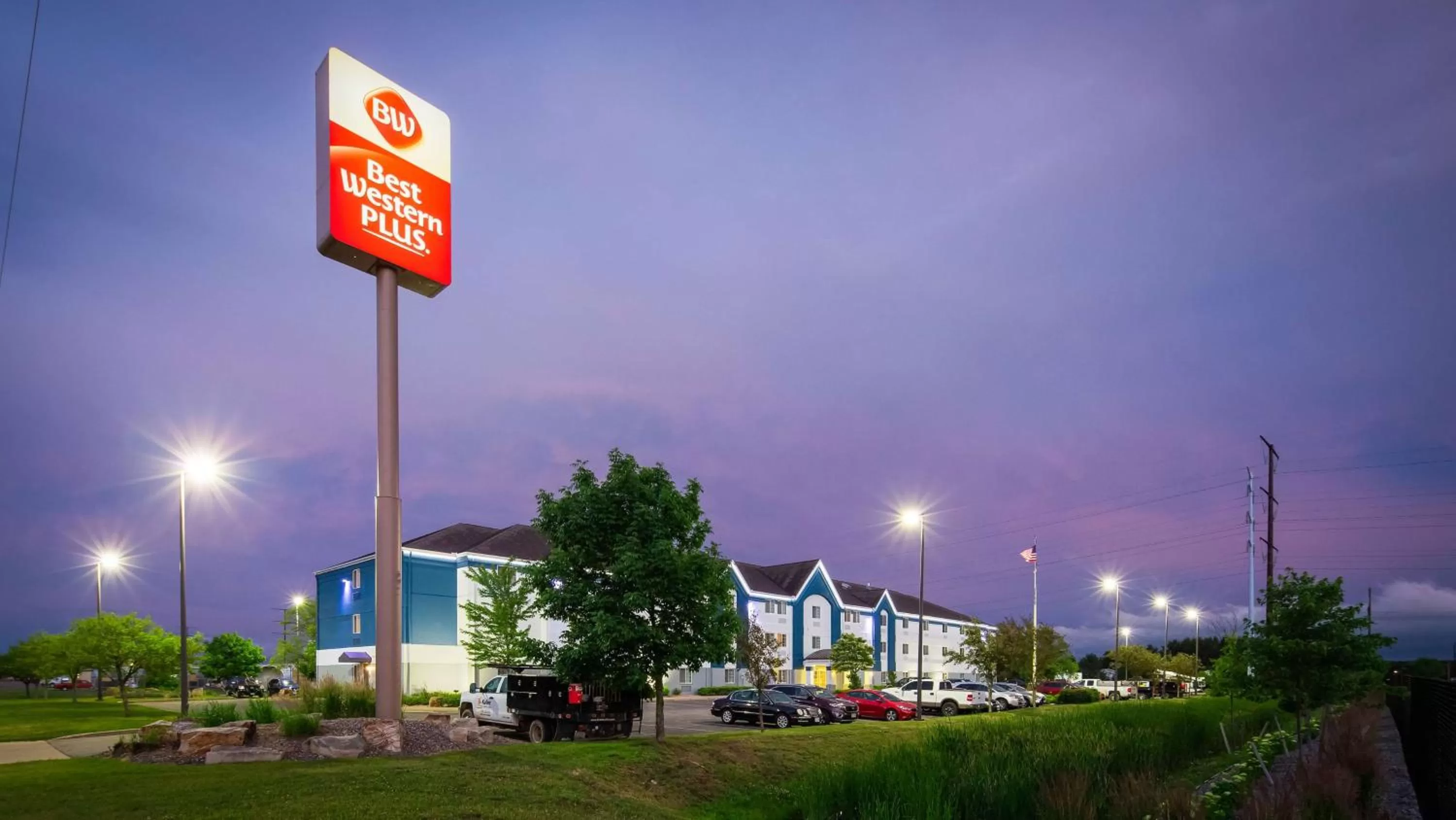 Property building in Best Western Plus Wausau-Rothschild Hotel