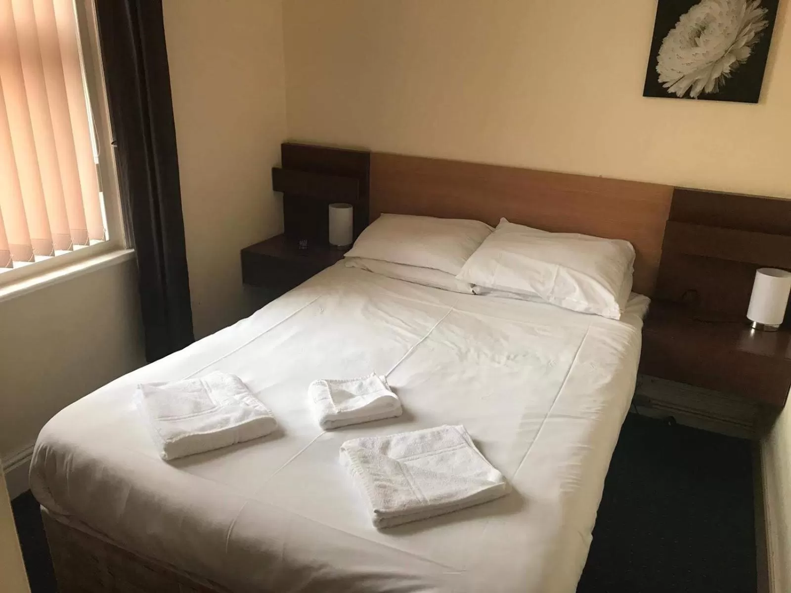 Bed in Hayward Hotel