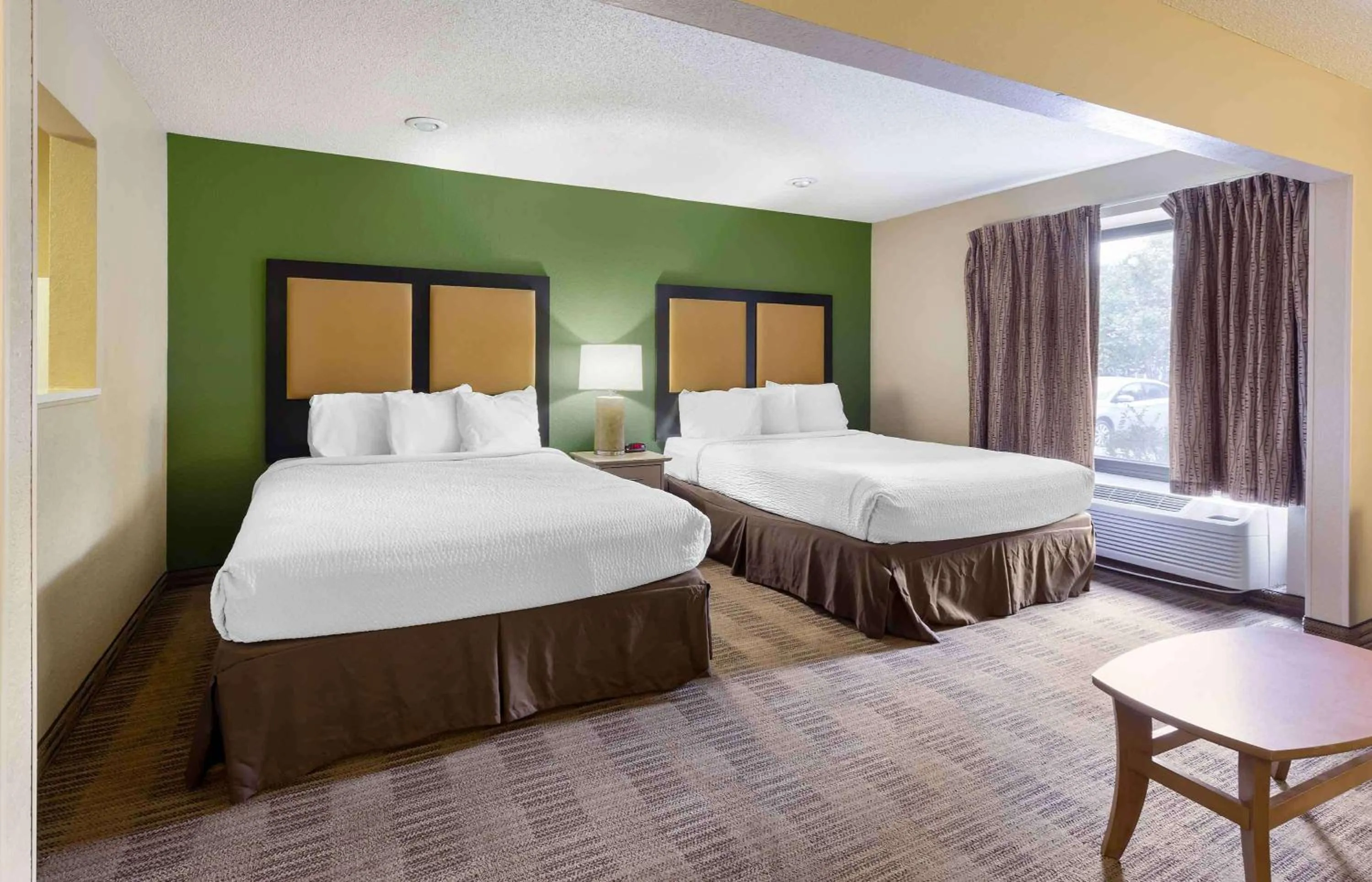 Bedroom, Bed in Extended Stay America Select Suites - Raleigh - Cary - Regency Parkway South