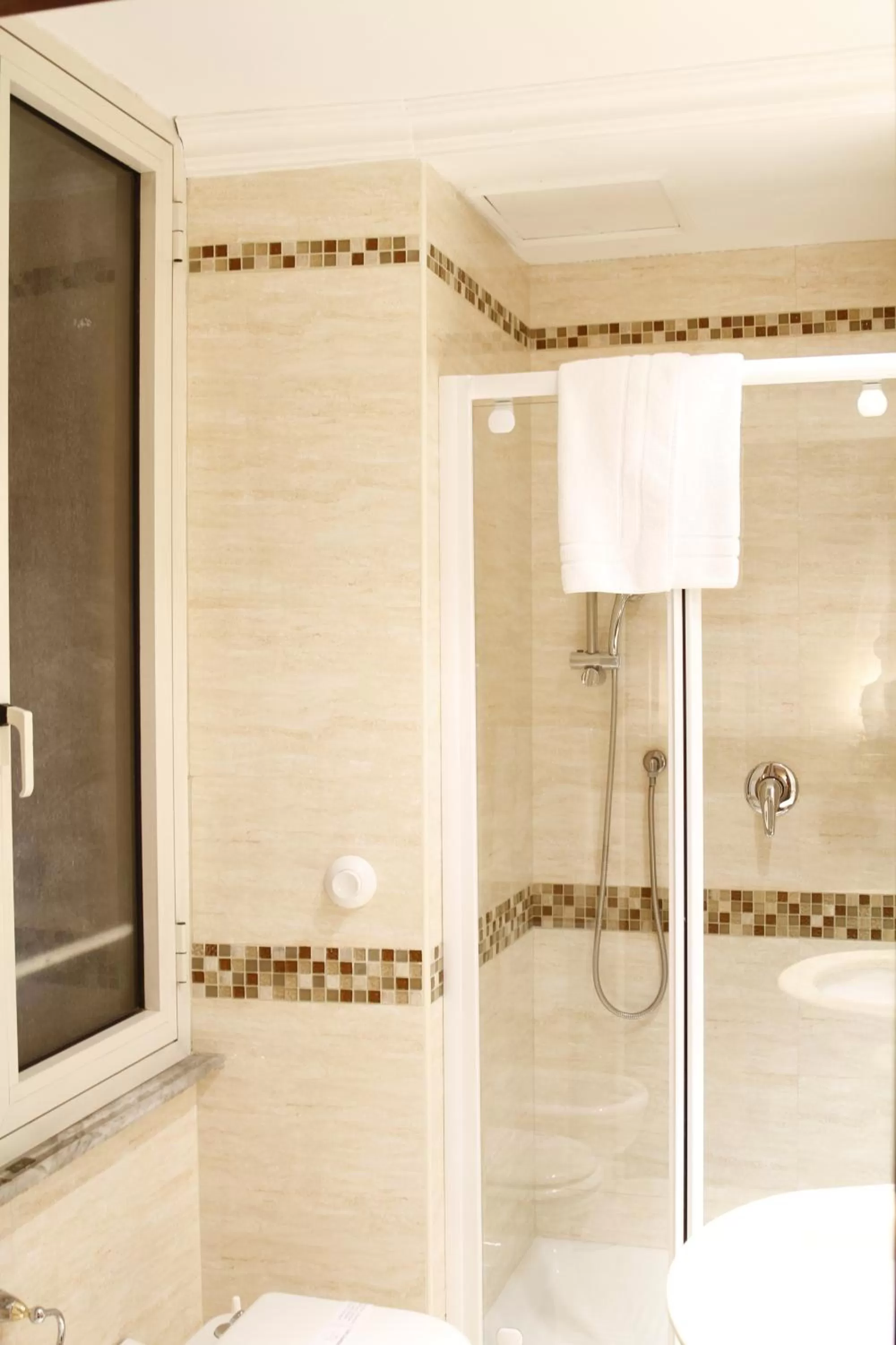 Bathroom in Hotel Genio