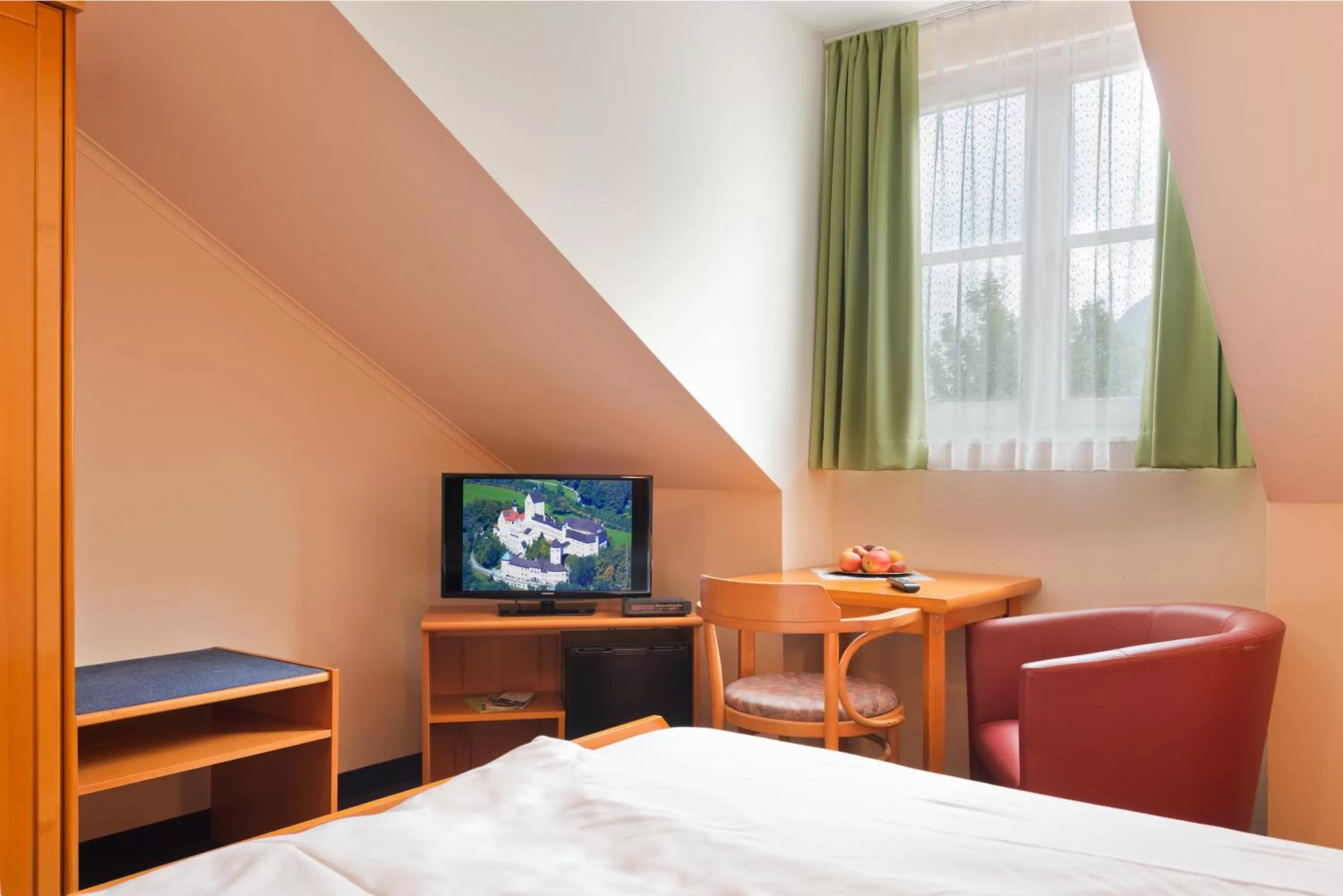TV and multimedia, TV/Entertainment Center in Hotel Hohenaschau