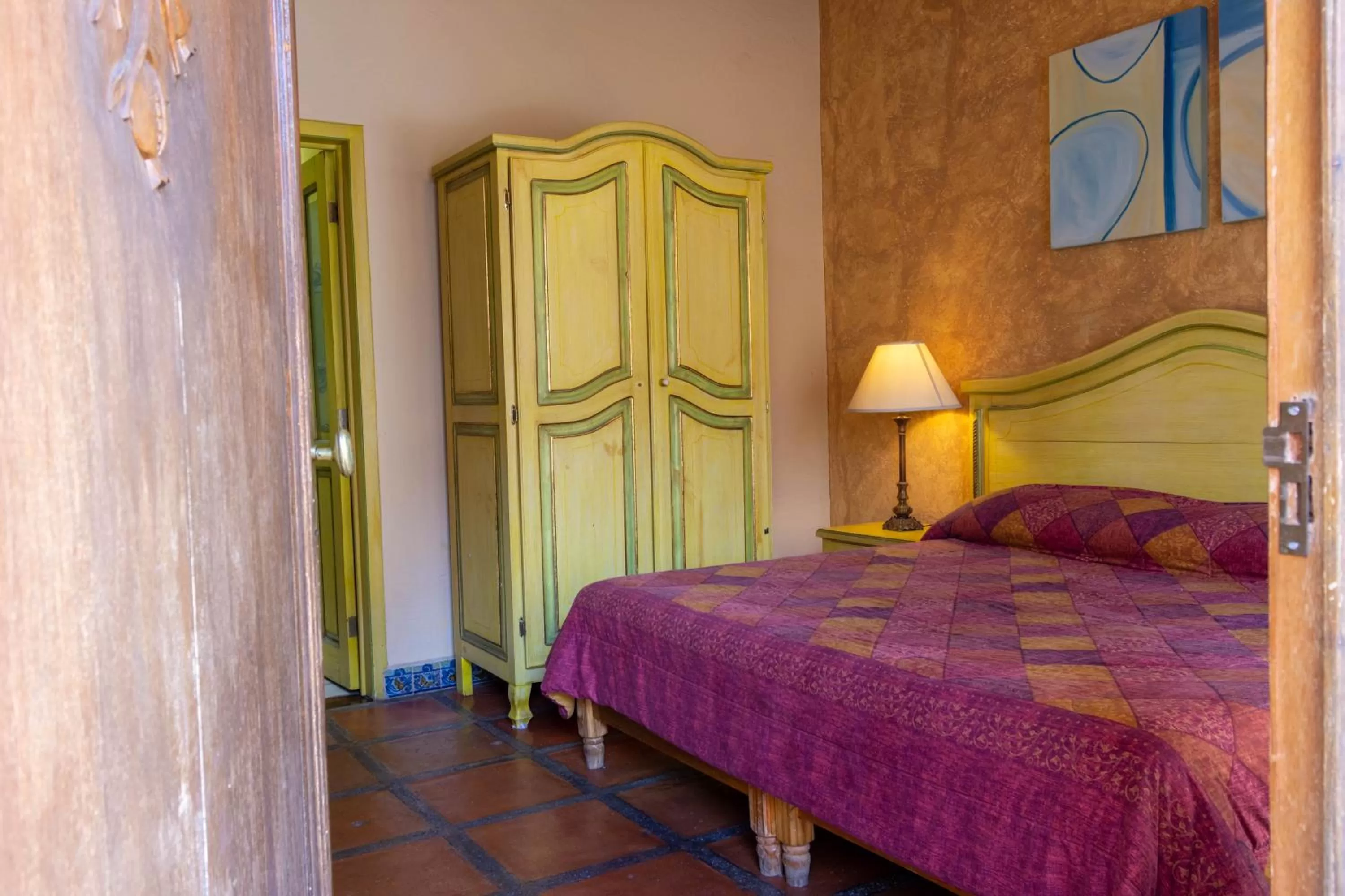 Photo of the whole room, Bed in Casa Magica