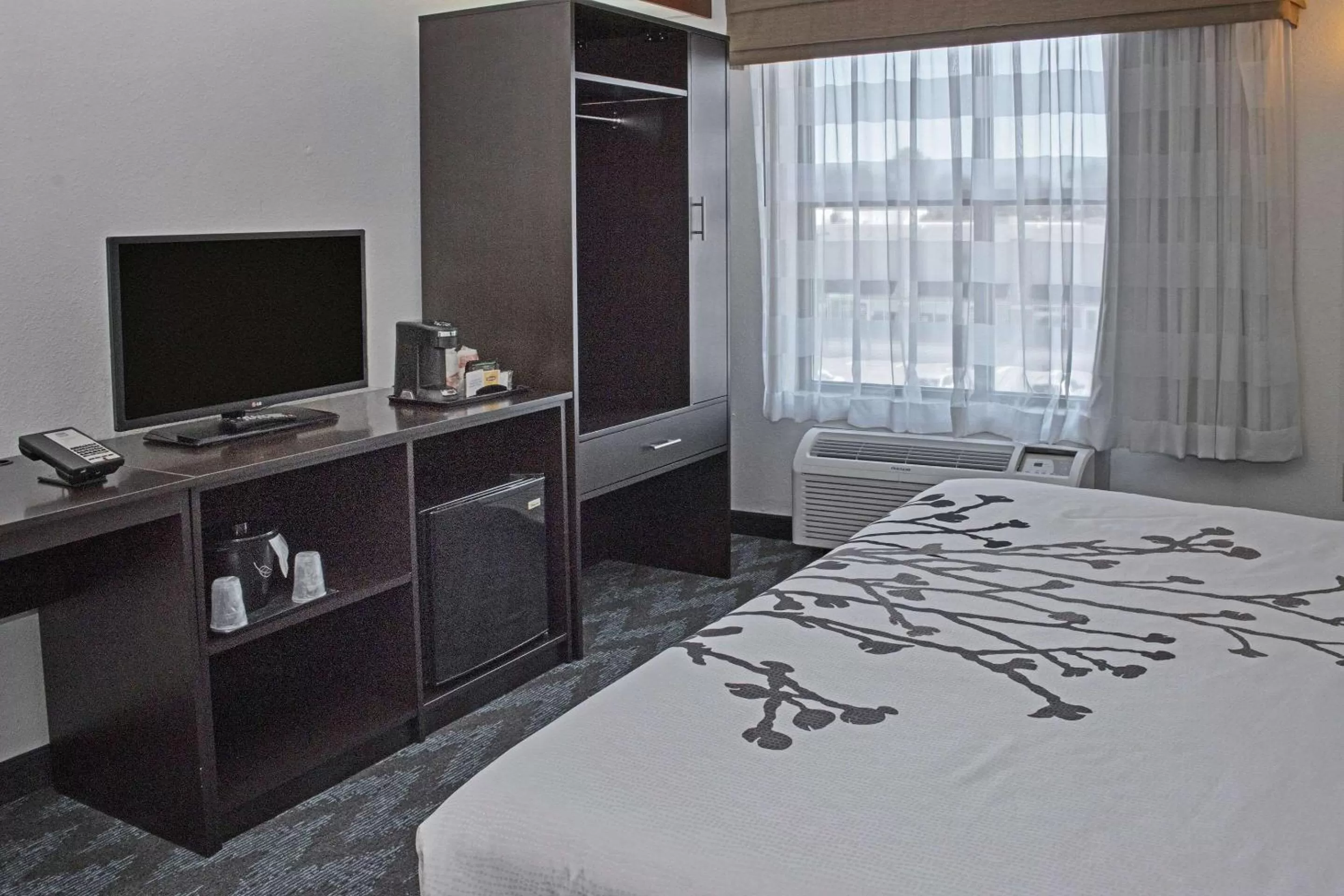 Bedroom, Bed in Sleep Inn Lake Wright - Norfolk Airport