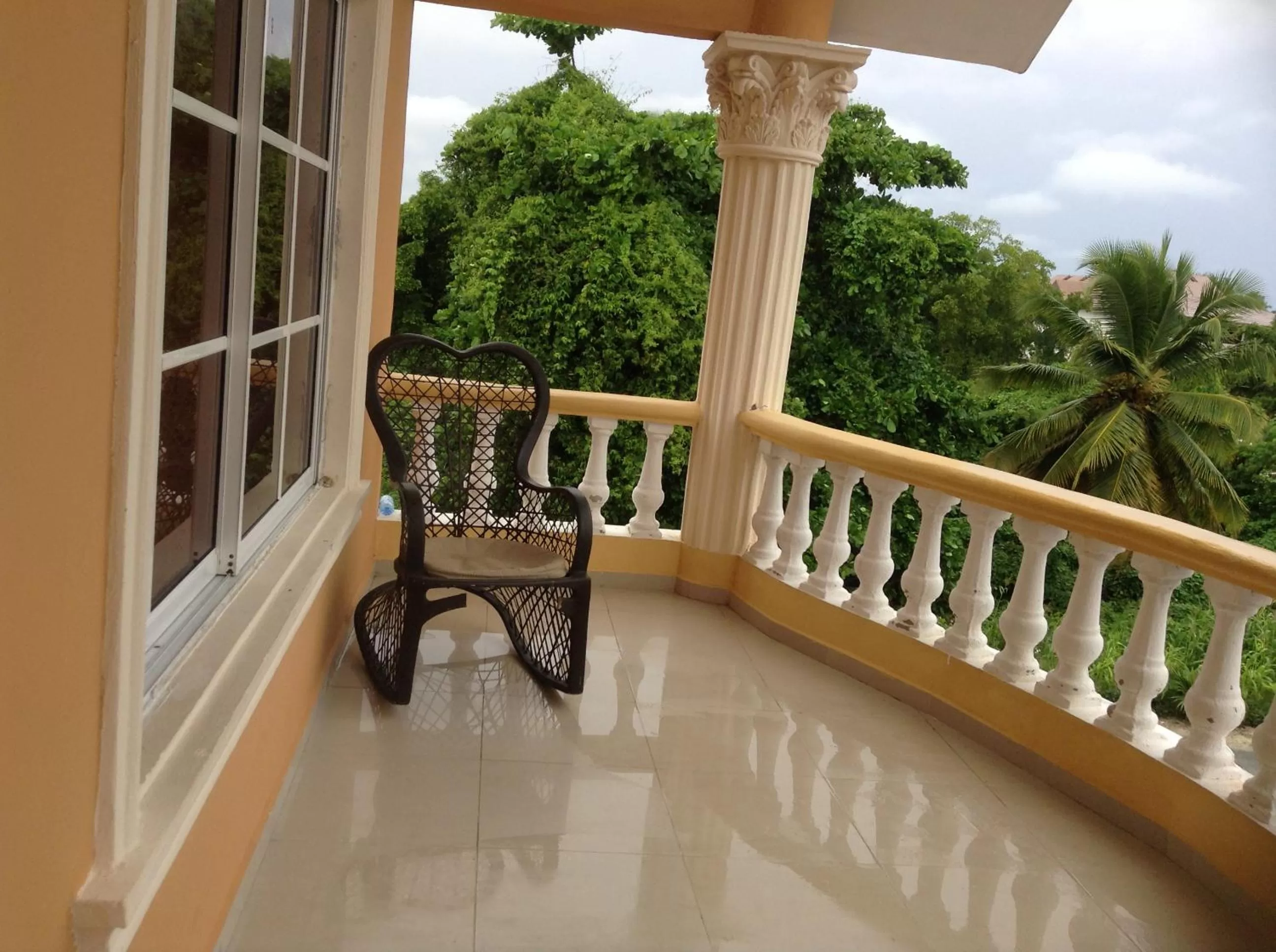 Balcony/Terrace in White Sands shared apartments