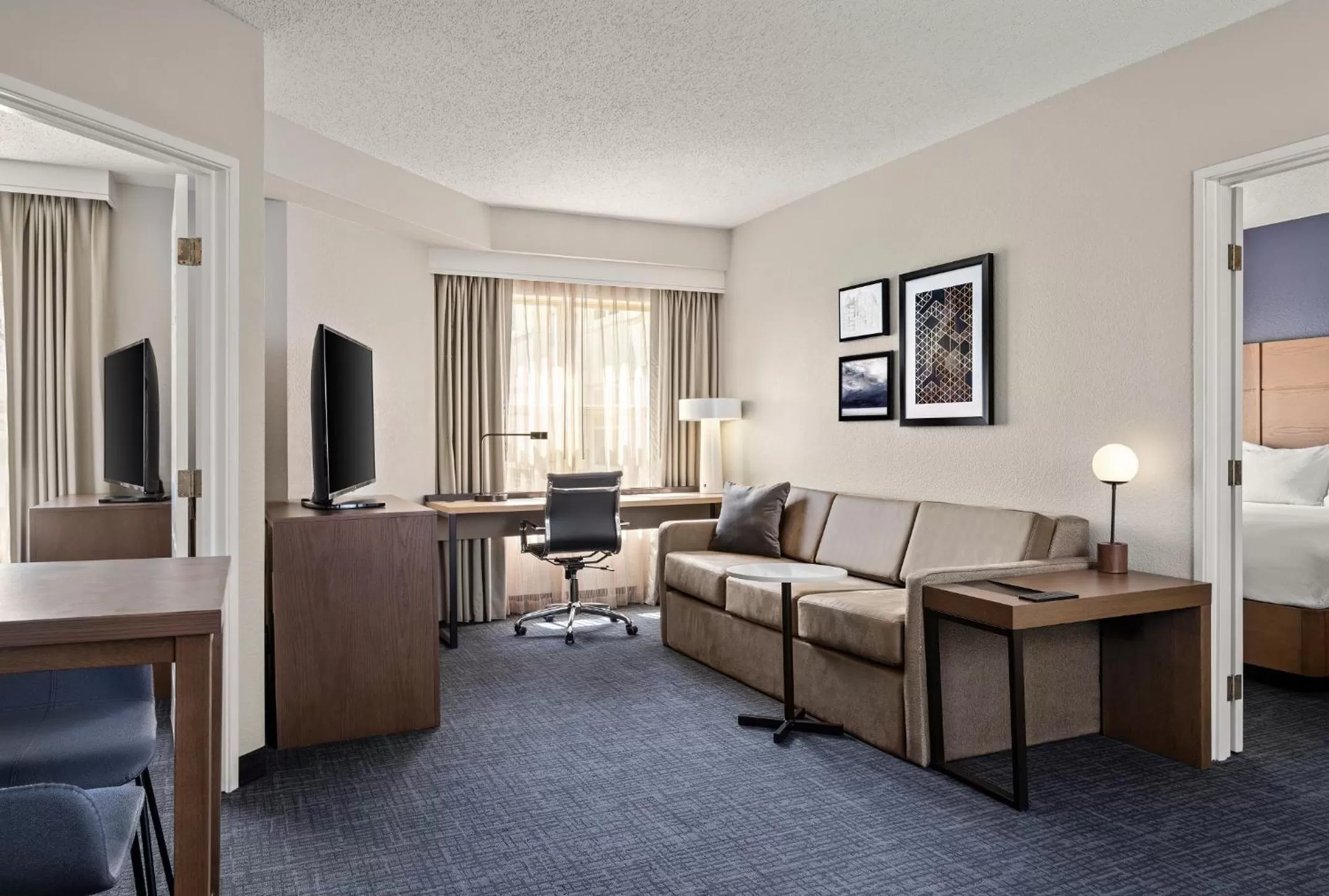Living room, Bed in Residence Inn by Marriott Chicago Naperville/Warrenville