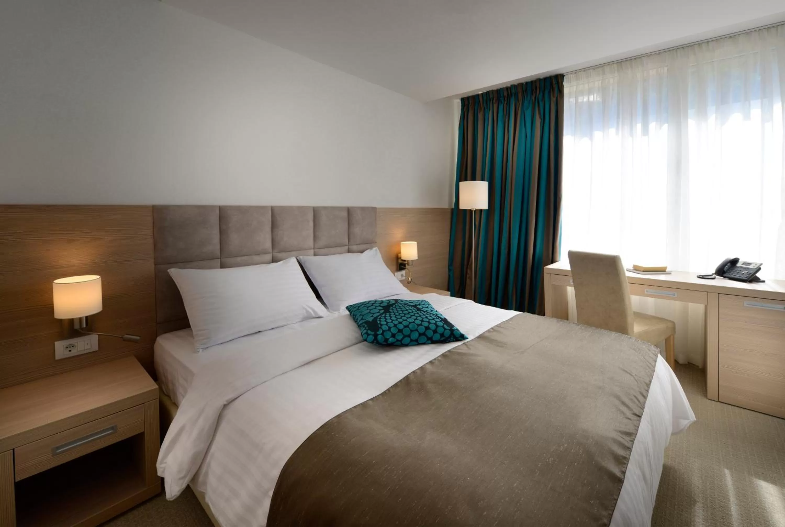 Garden view, Bed in Grand Hotel Adriatic II