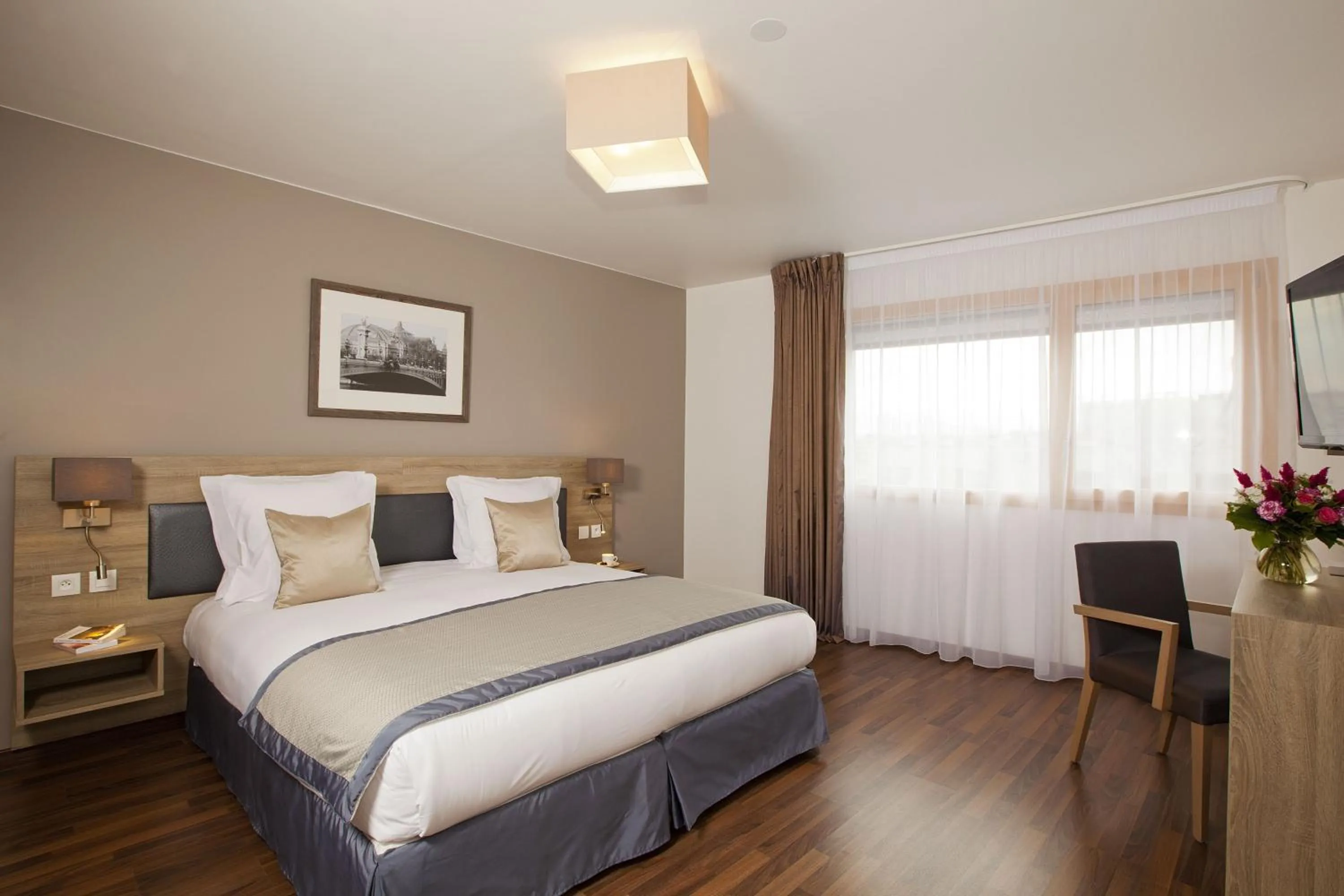 Property building, Bed in Residhome Paris Issy Les Moulineaux