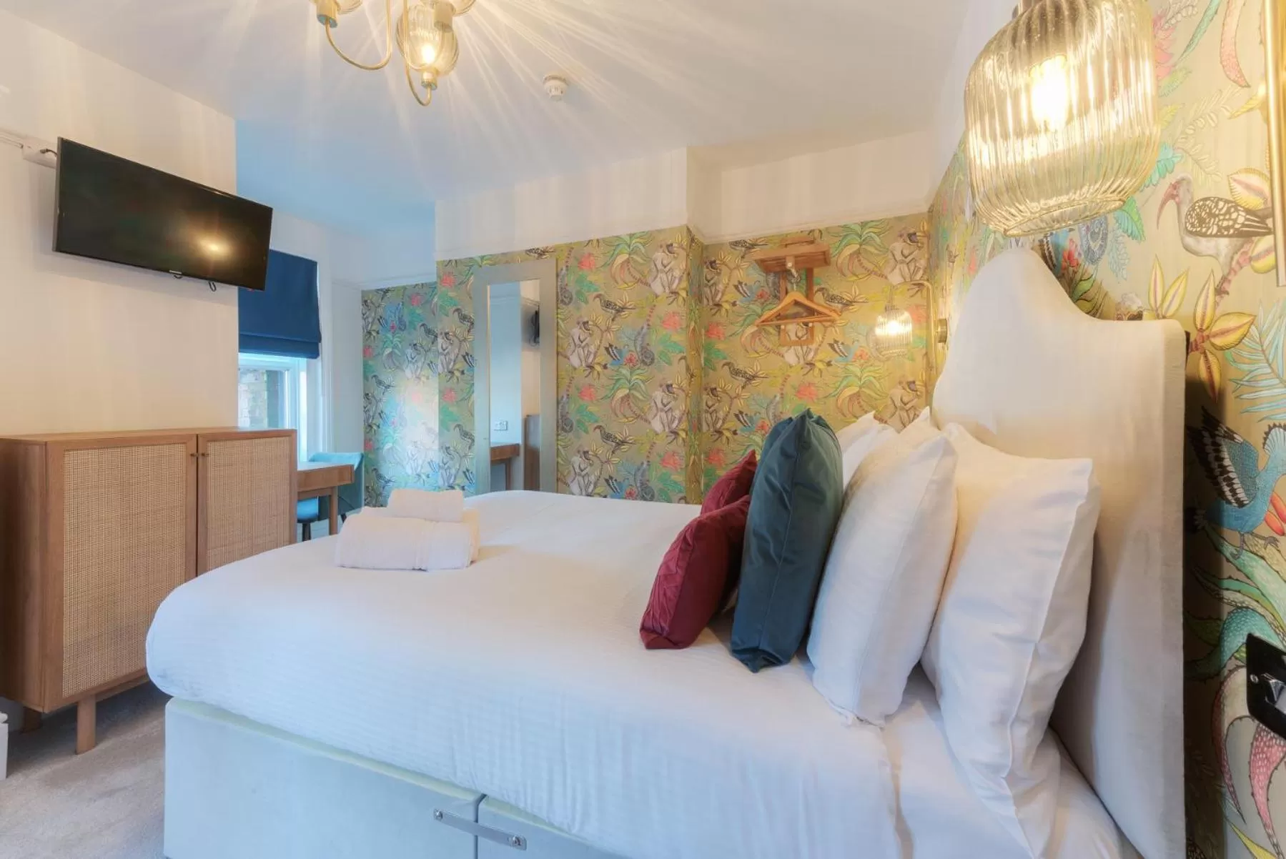 Bed in Florence Gardens Boutique Hotel and Restaurant