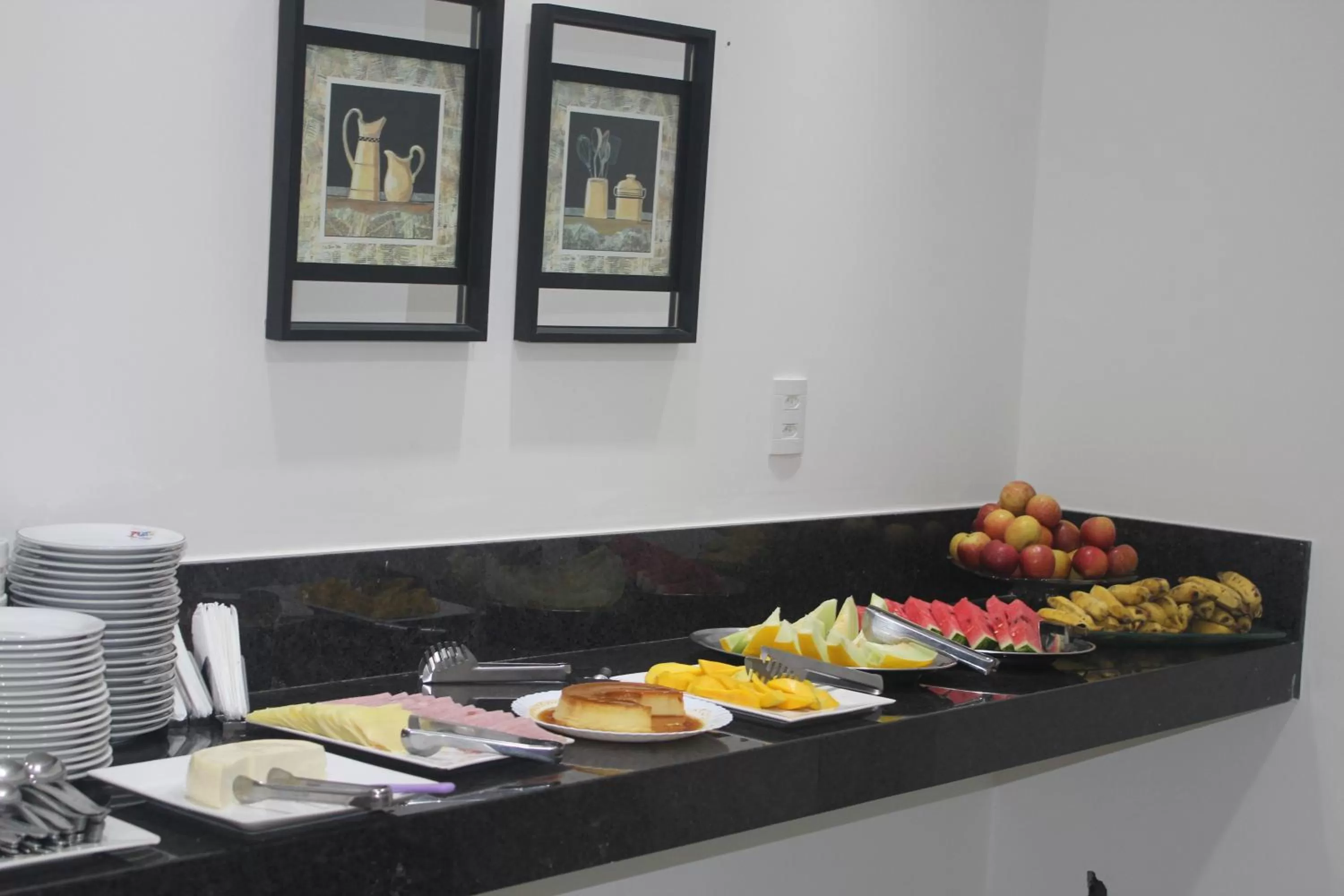 Food in Pratti Hotel