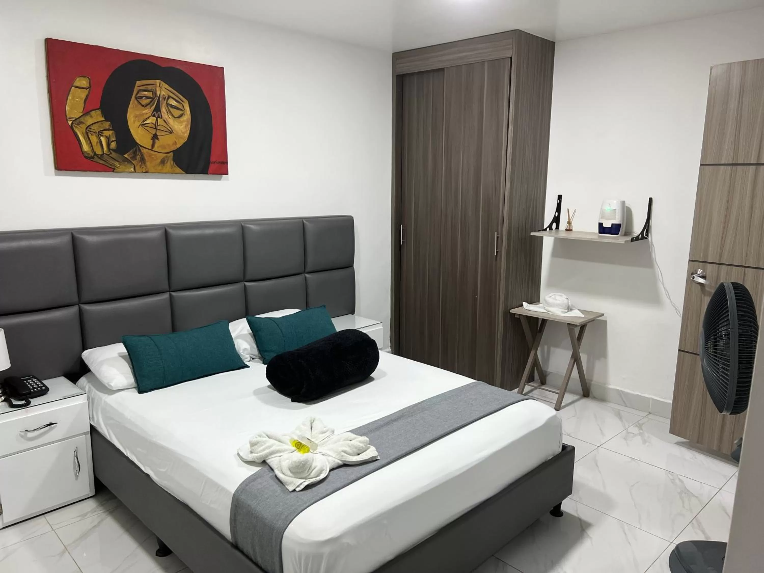 Photo of the whole room, Bed in La Forêt de Café Hotel