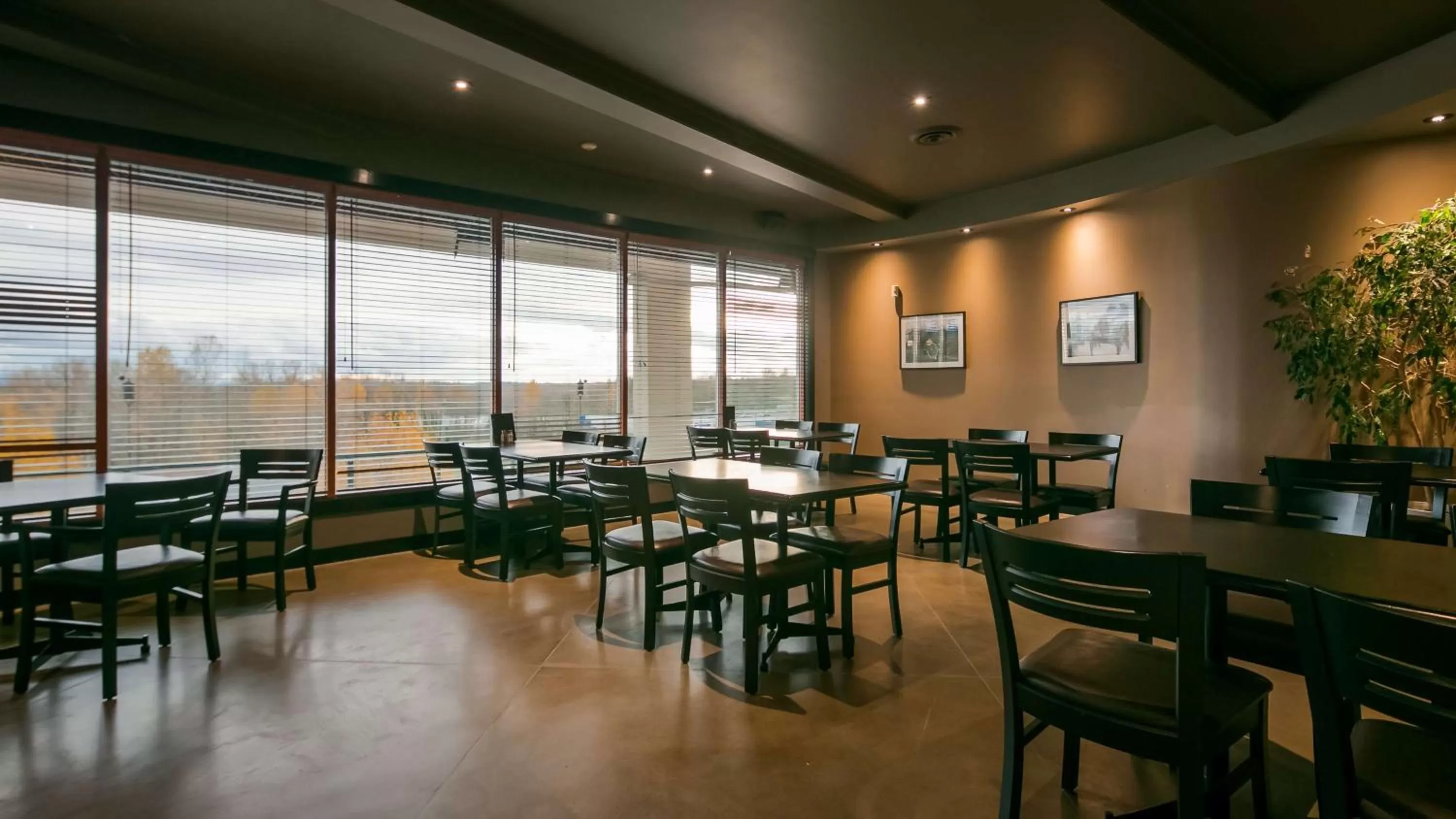 Restaurant/places to eat in Best Western PLUS Mission City Lodge