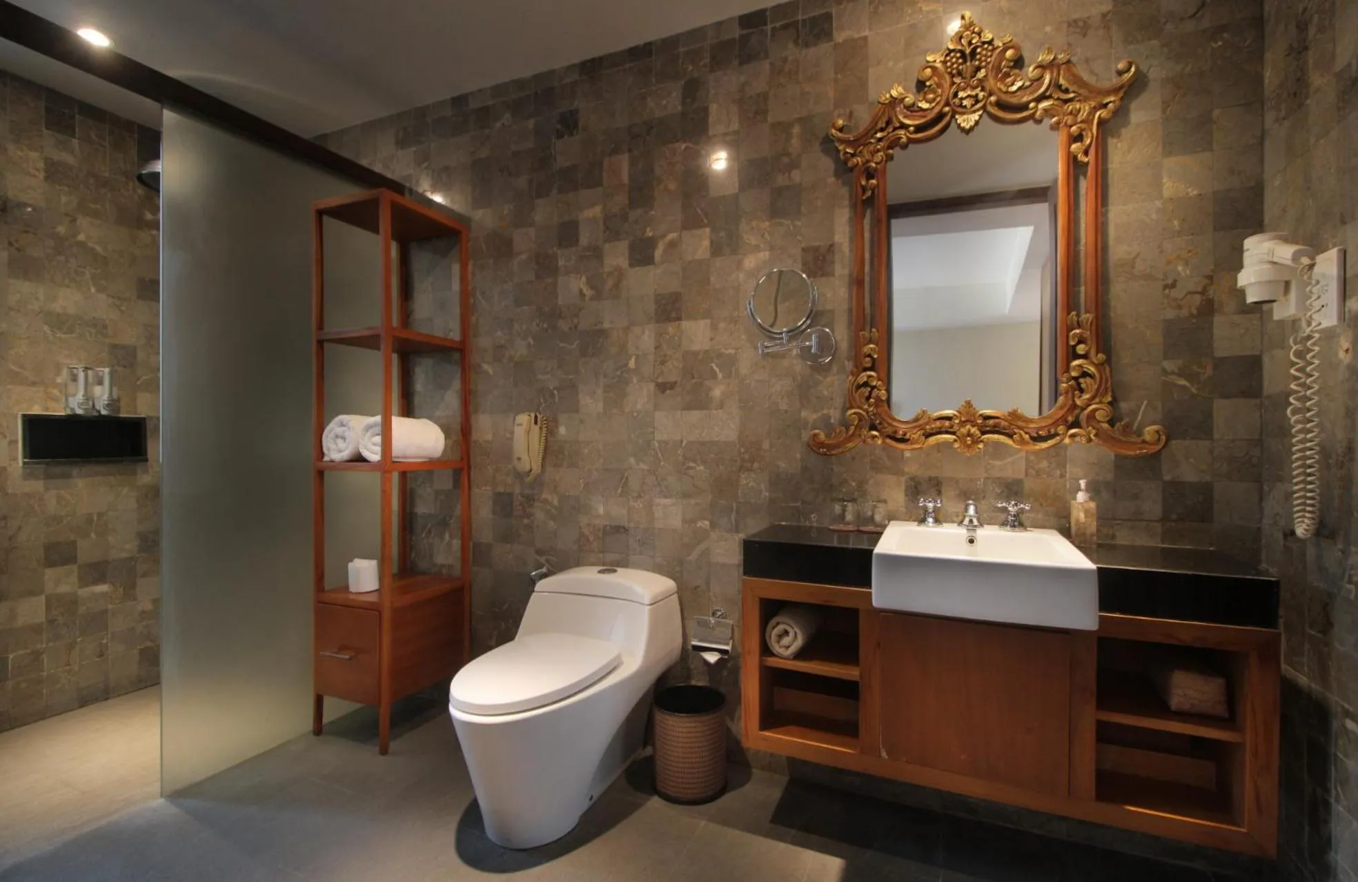 Toilet in Rama Garden Hotel Bali