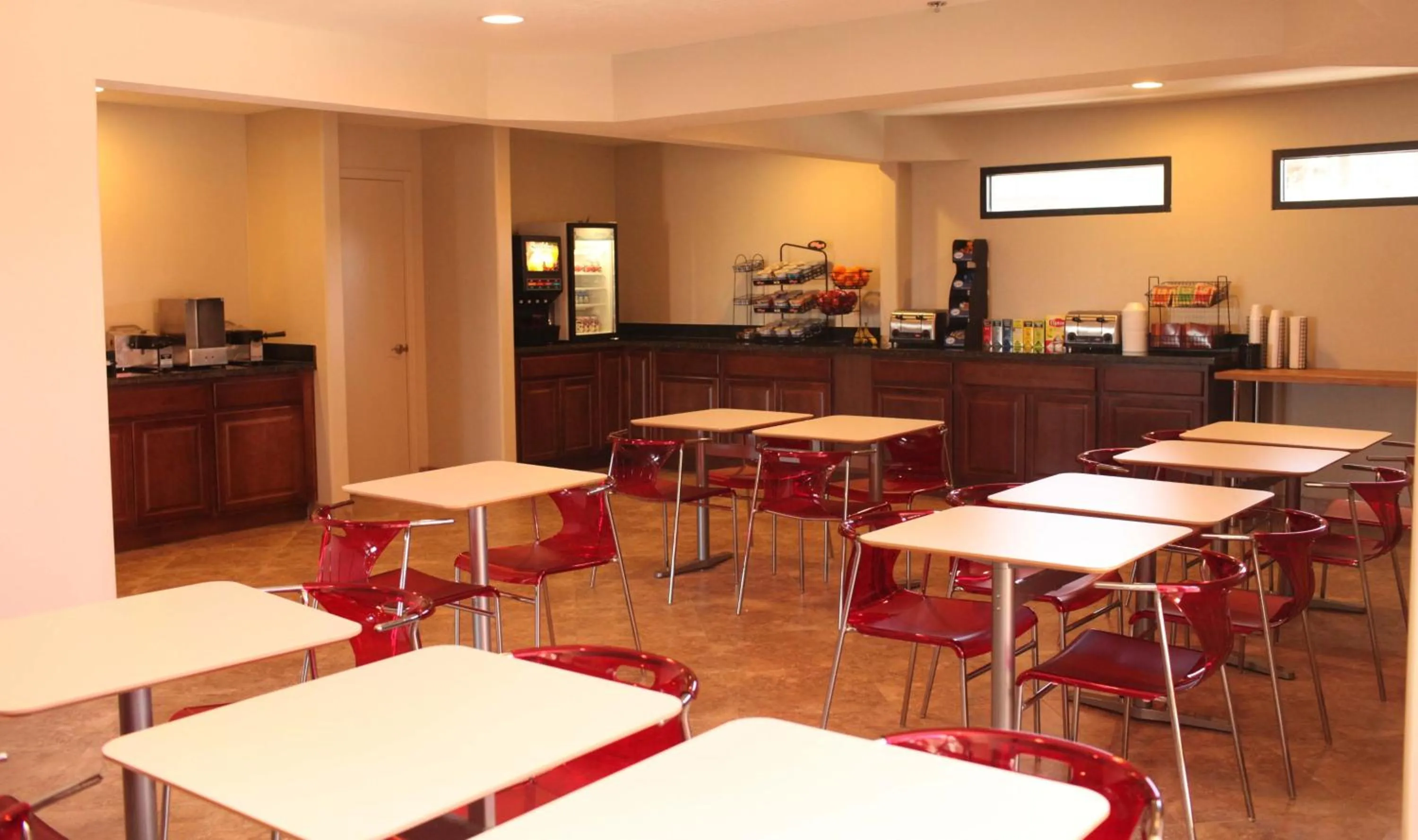 Restaurant/places to eat in Infinity Inn & Suites