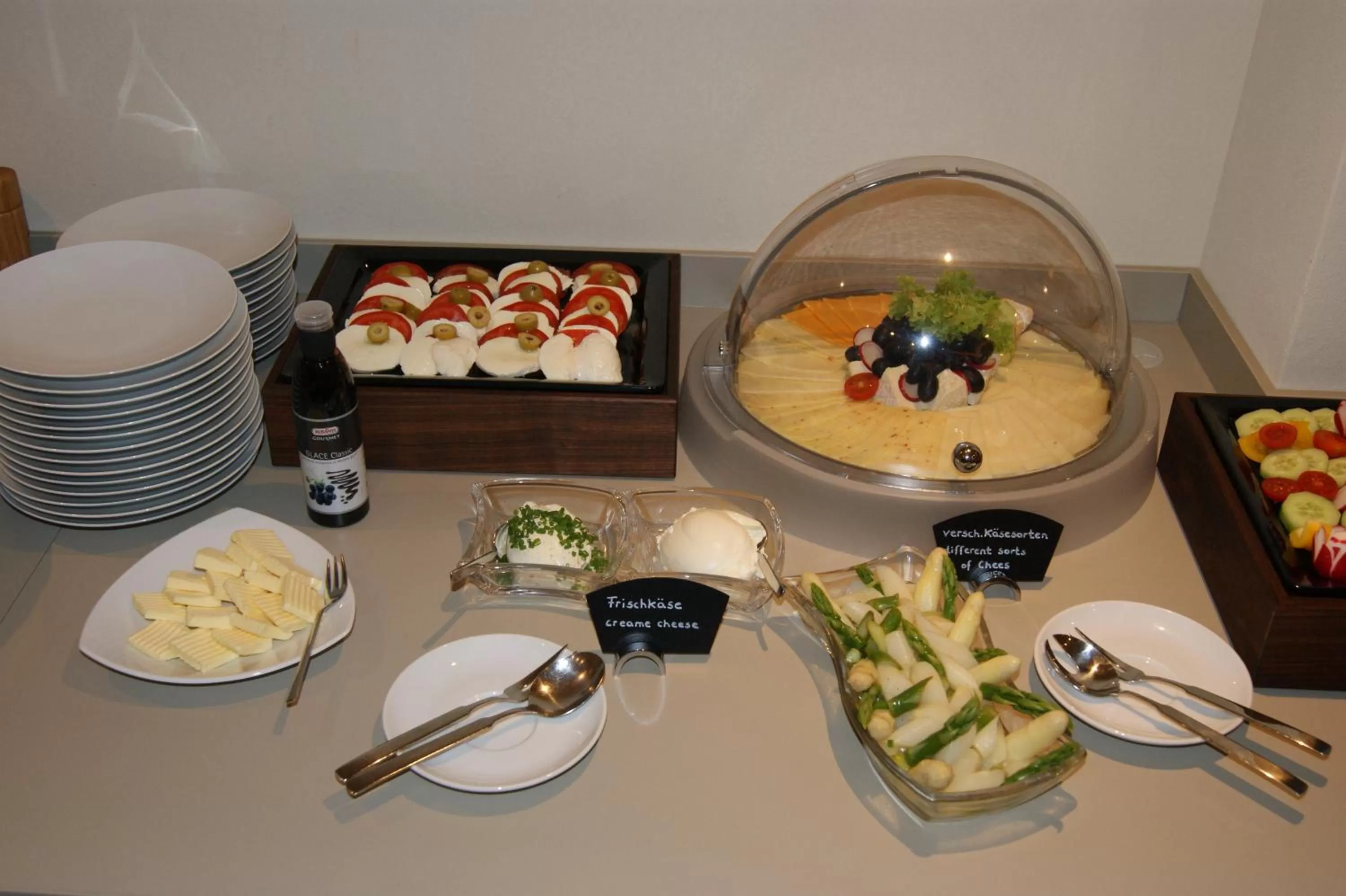 Buffet breakfast in Hotel Restaurant Muckensee