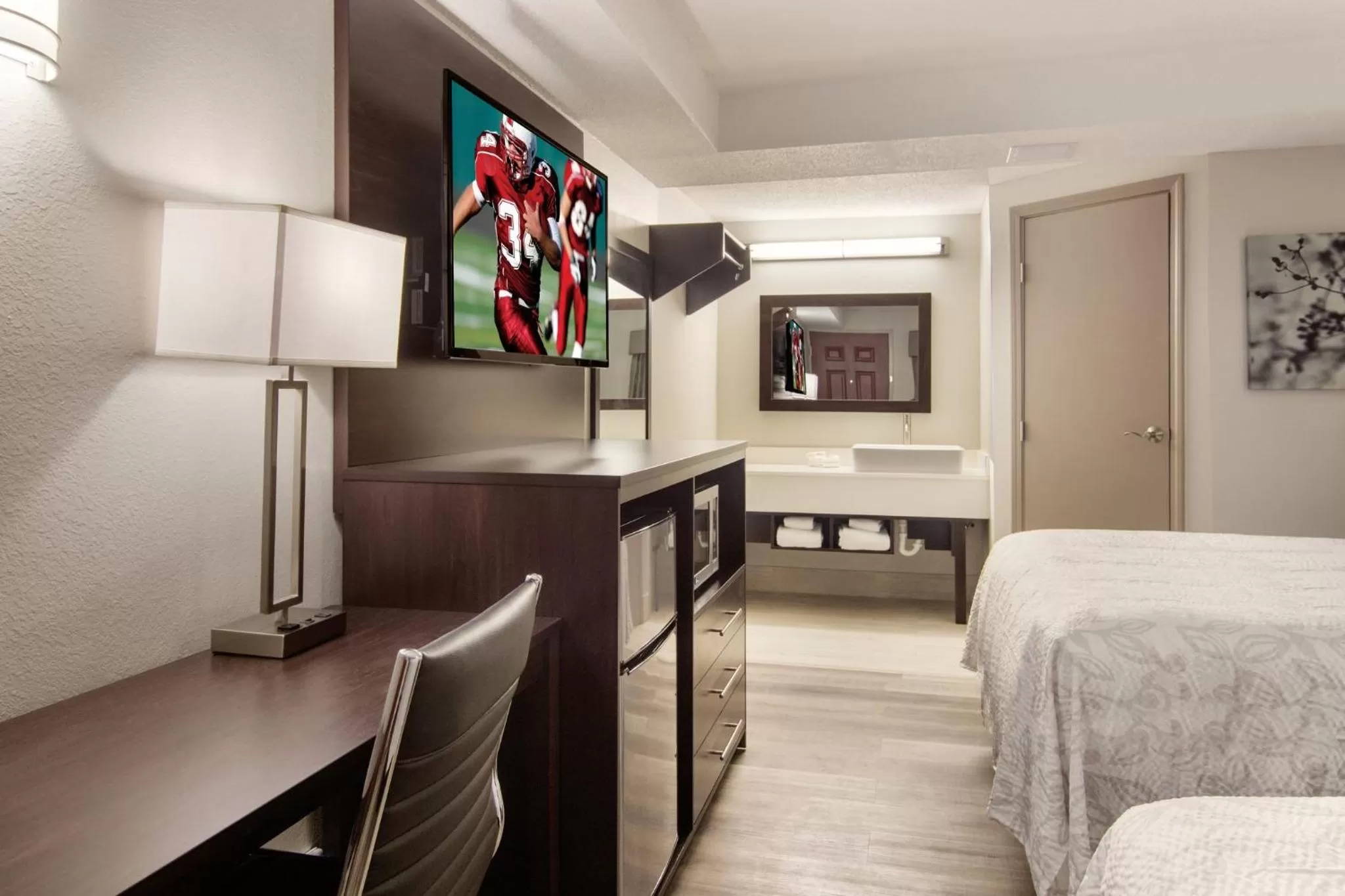 Photo of the whole room, Bed in Red Roof Inn PLUS & Suites Erie