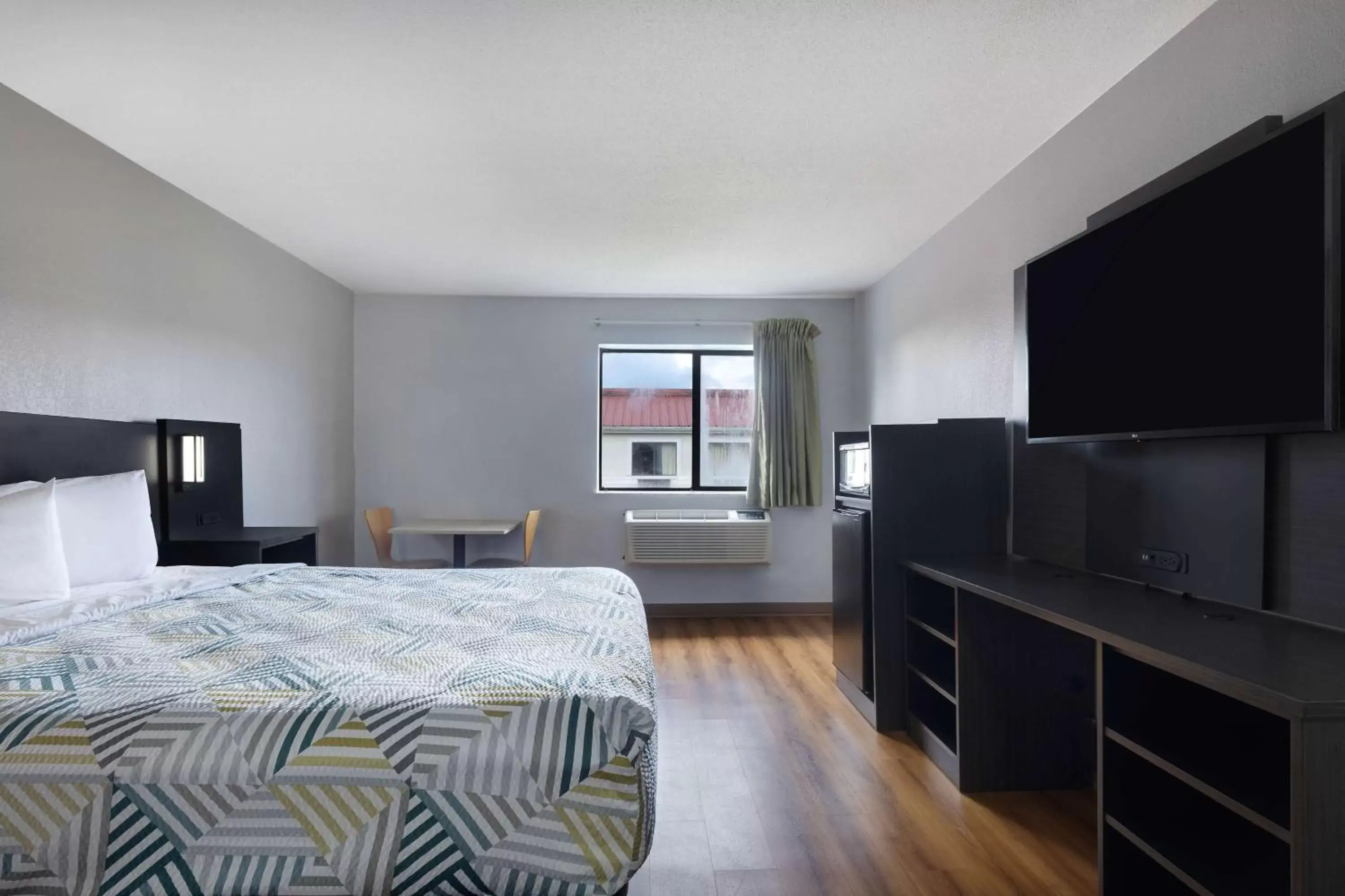 King Room - Non-Smoking in Motel 6-Shepherdsville, KY Louisville South King Room - Non-Smoking in Motel 6-Shepherdsville, KY Louisville South