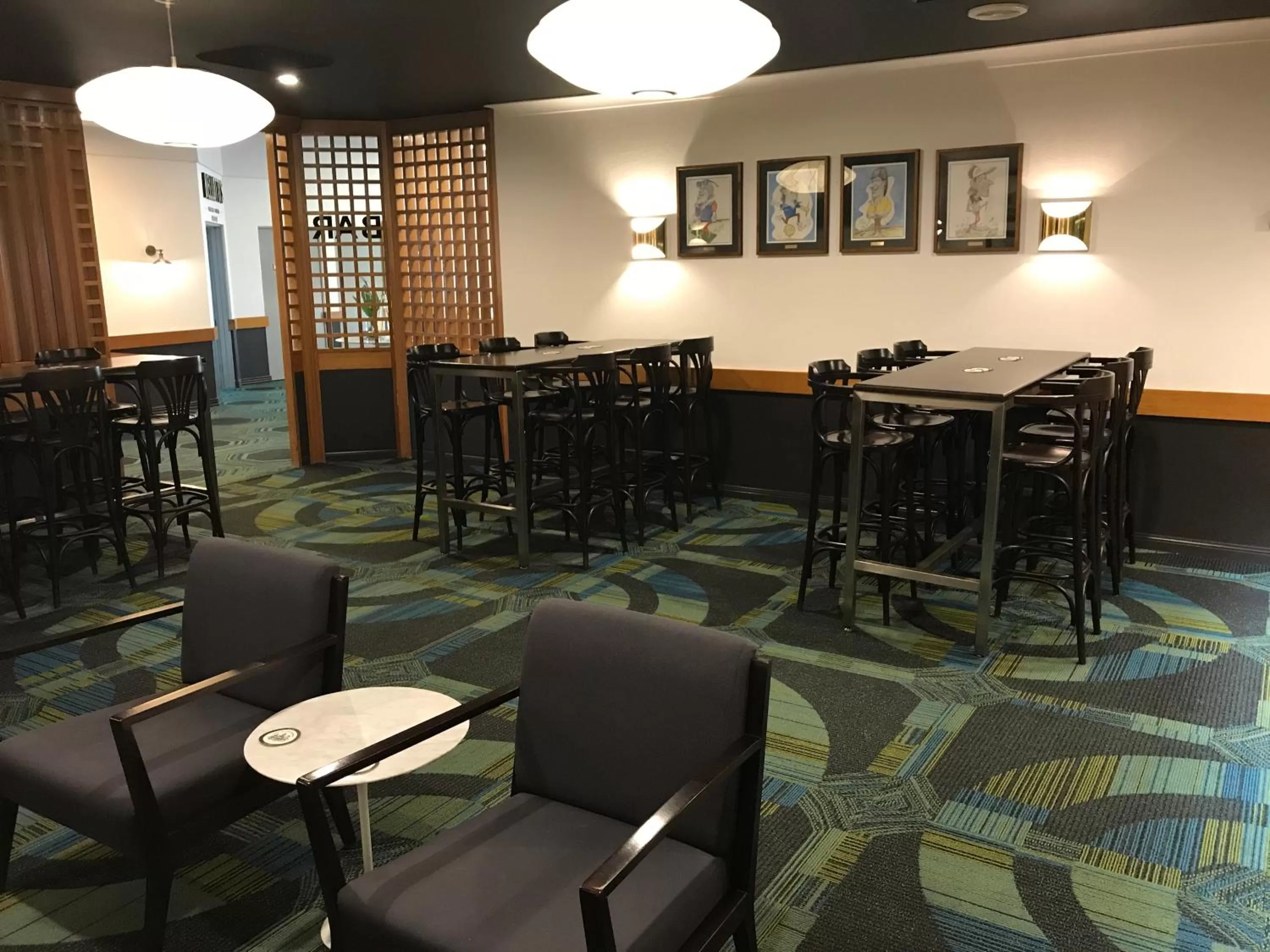 Restaurant/places to eat in Cascades Motor Inn