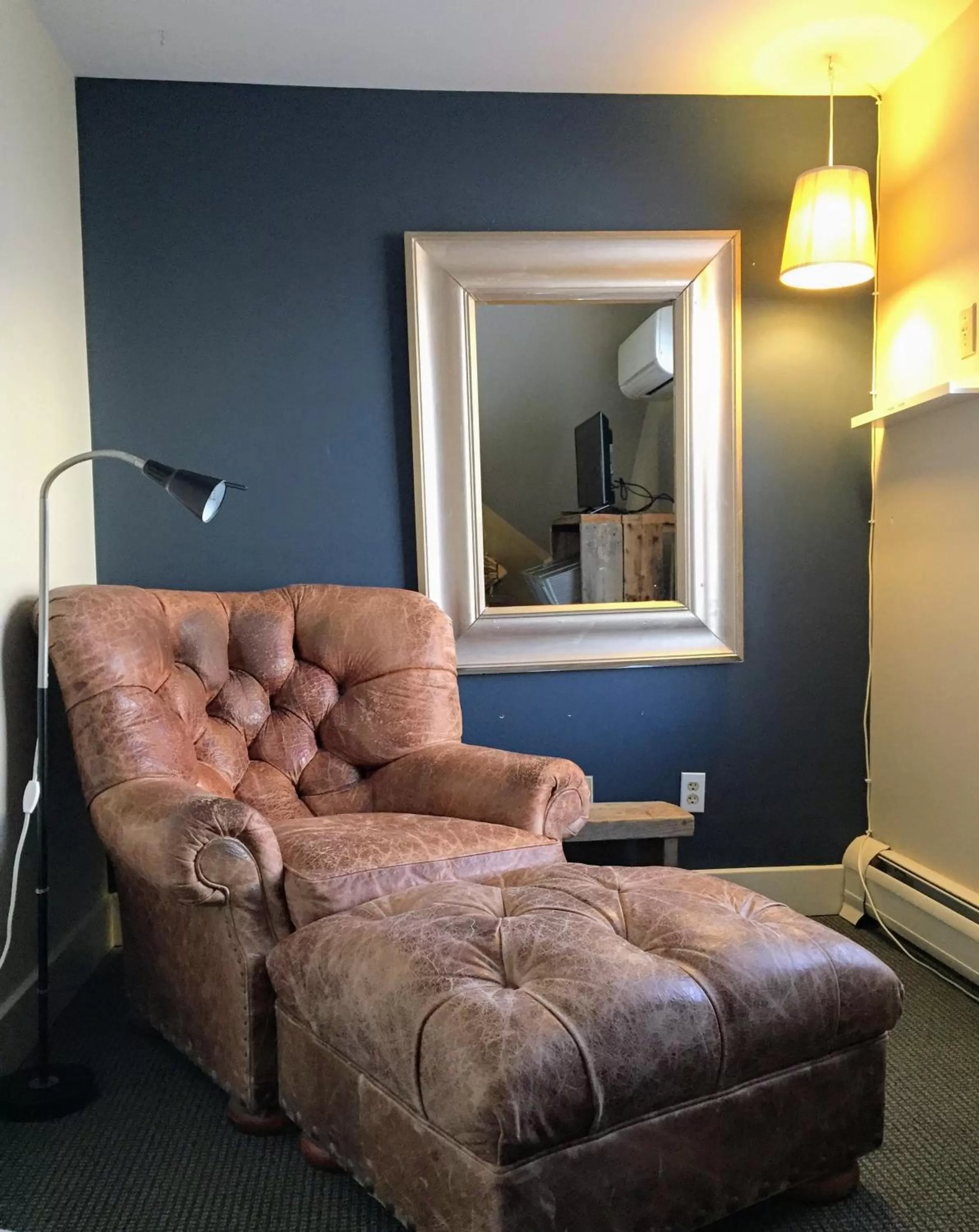 Seating area, Bed in Pilgrim House