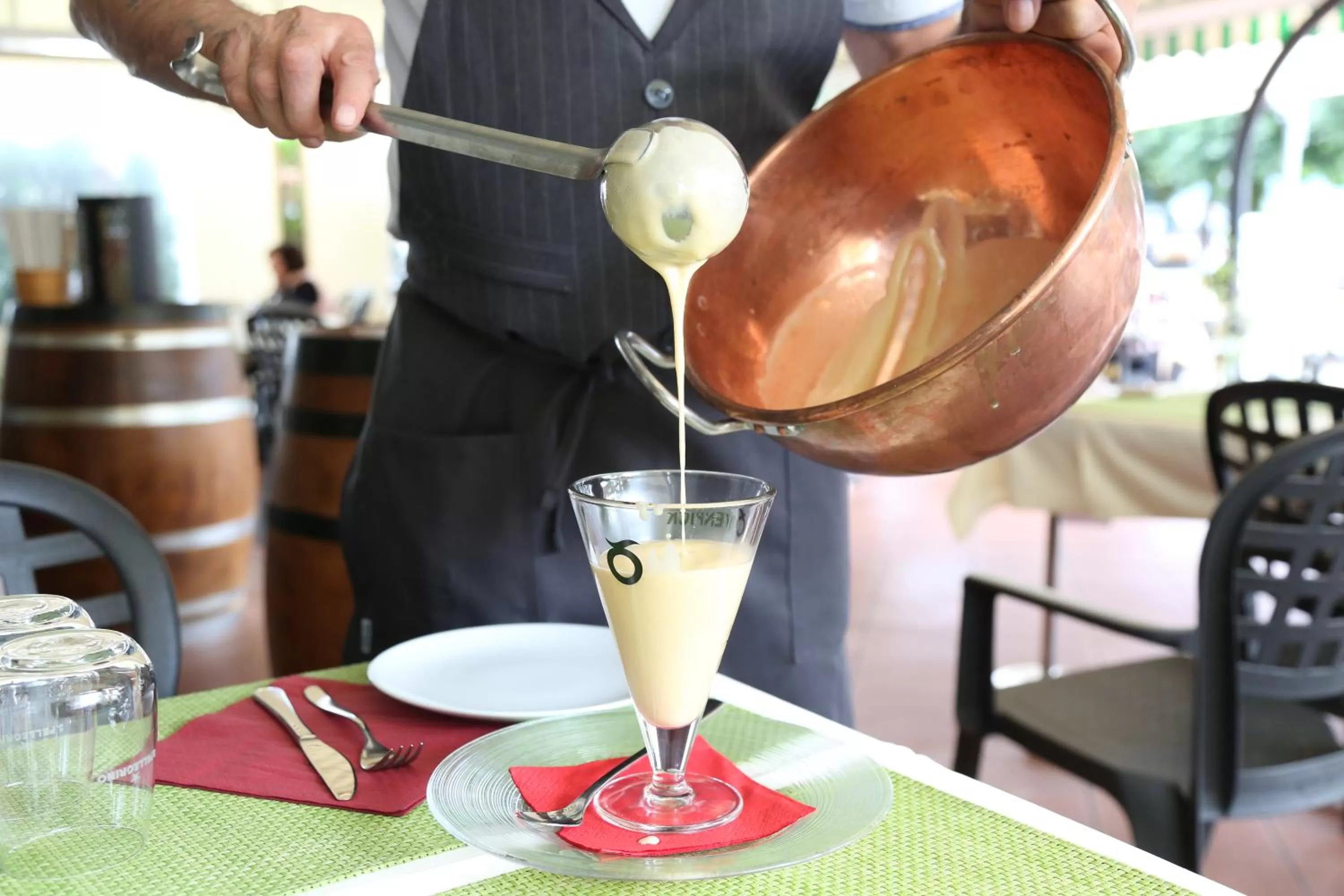 Restaurant/places to eat in Al Pozz Boutique Resort