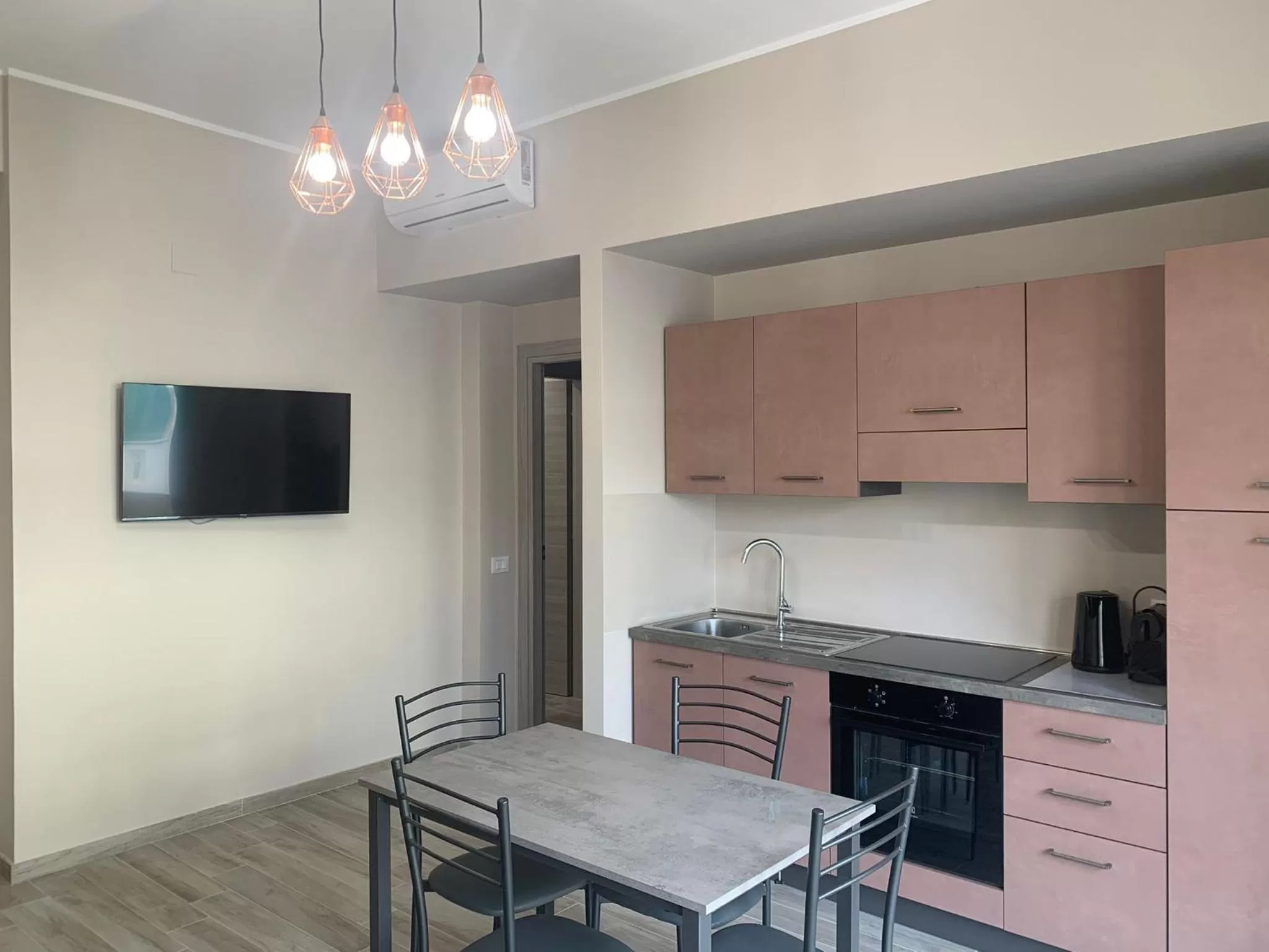 Kitchen or kitchenette in Tripepi suites