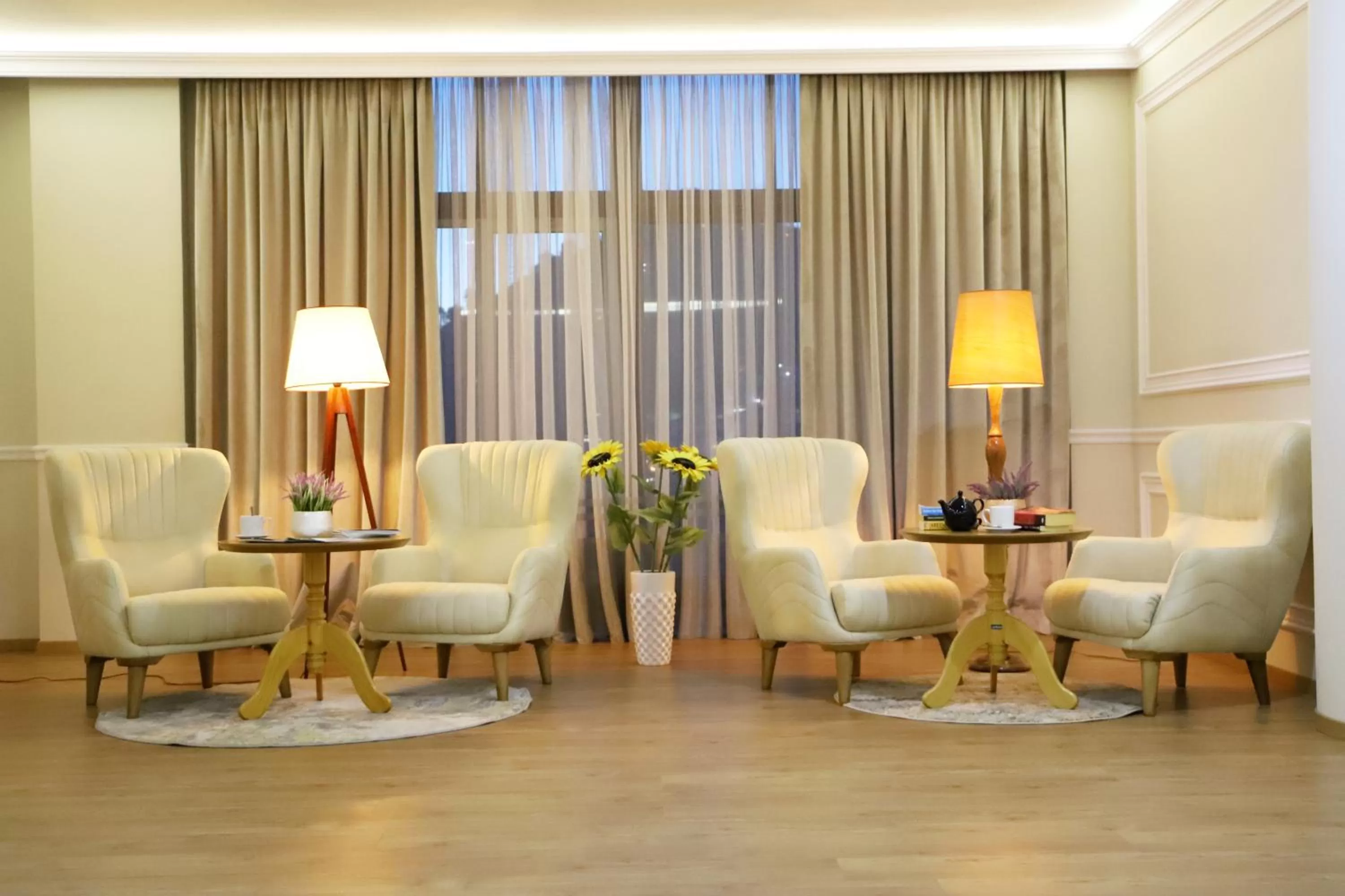 Seating area in Hotel Colombo