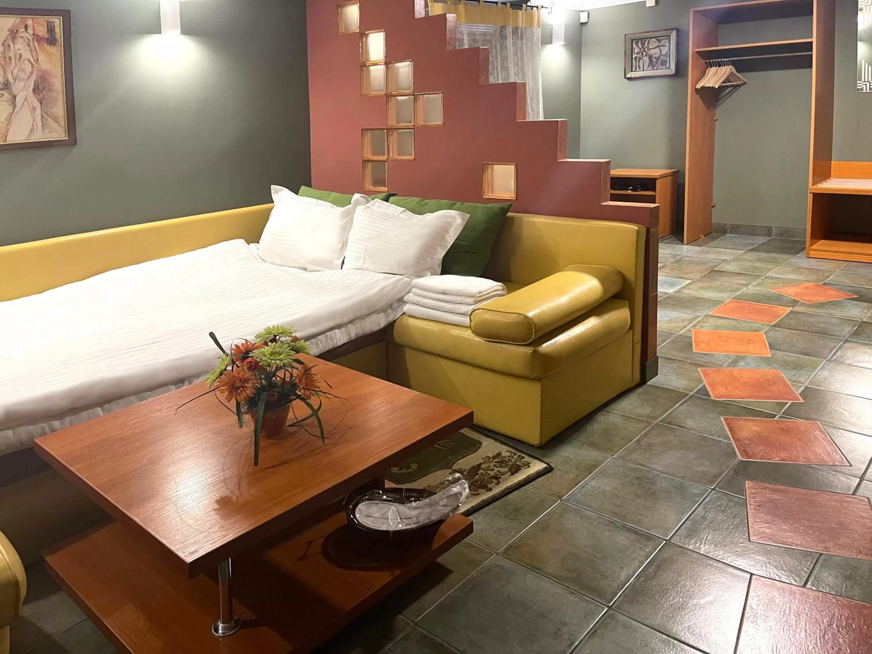 View (from property/room), Seating Area in Economy room in Hotel Eney