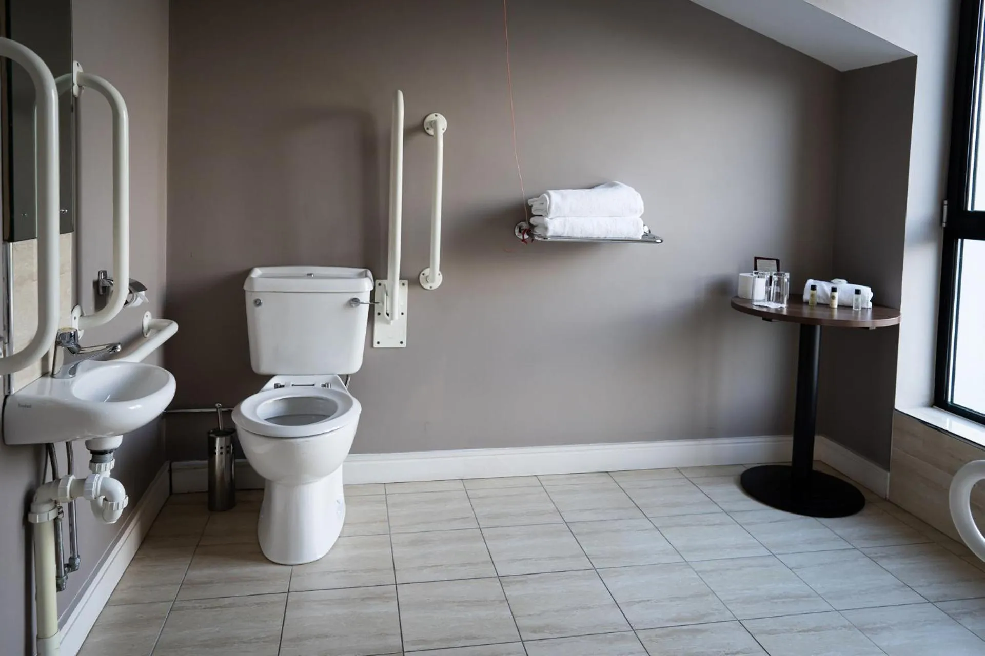 Bathroom in Ballyrobin Hotel