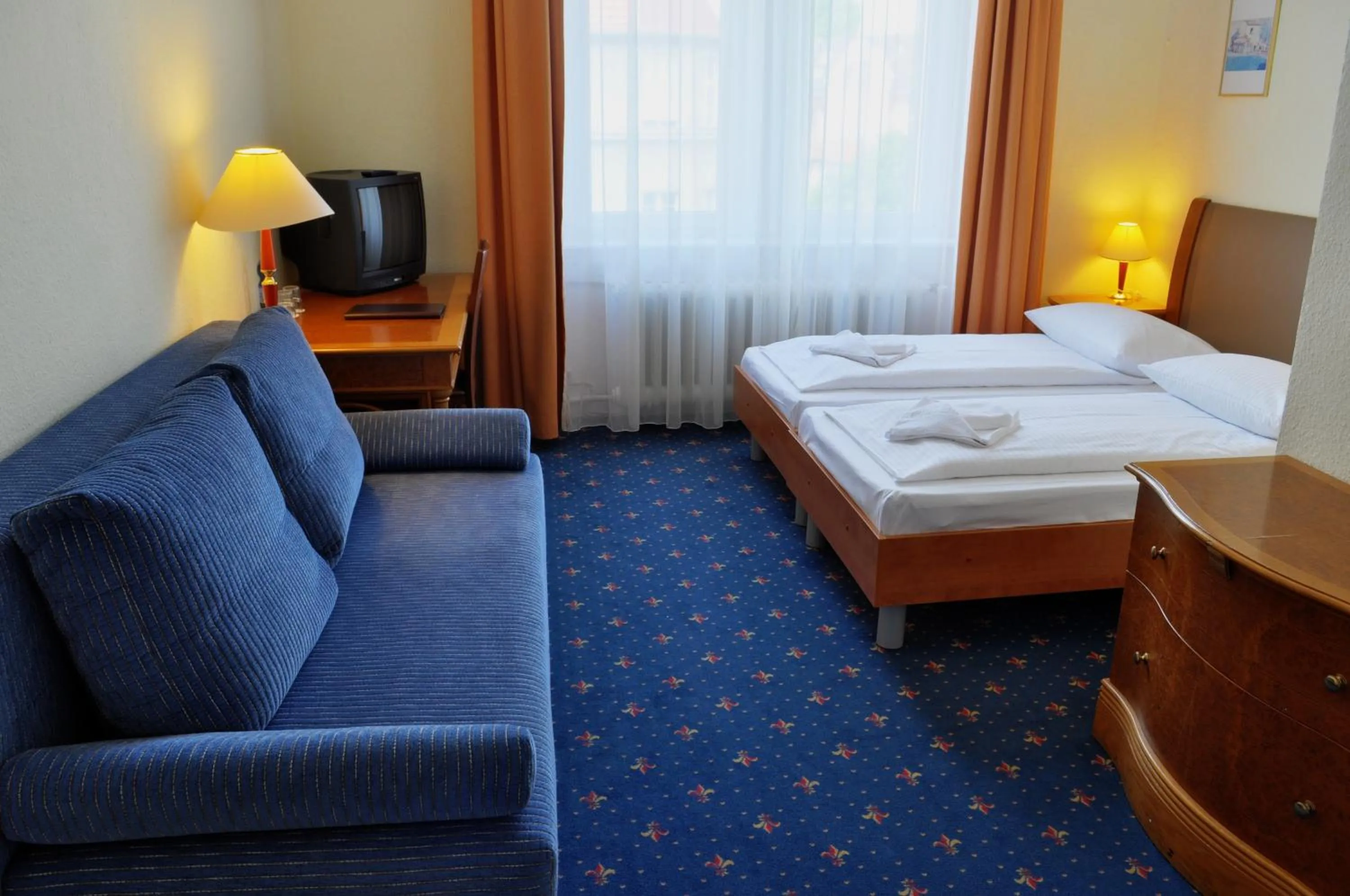 Day, Bed in Hotel Europa City