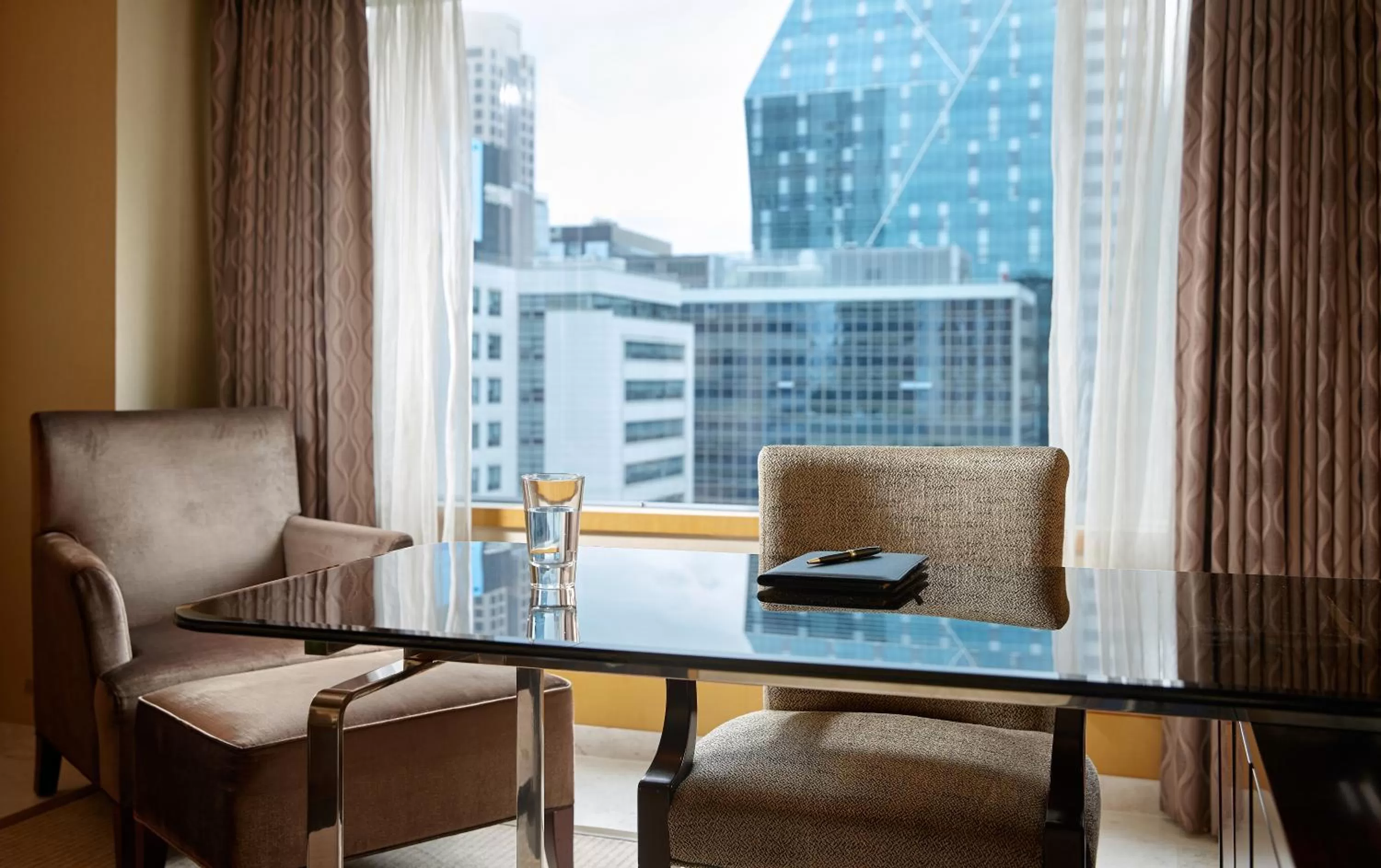 Seating area in Lotte Hotel Seoul