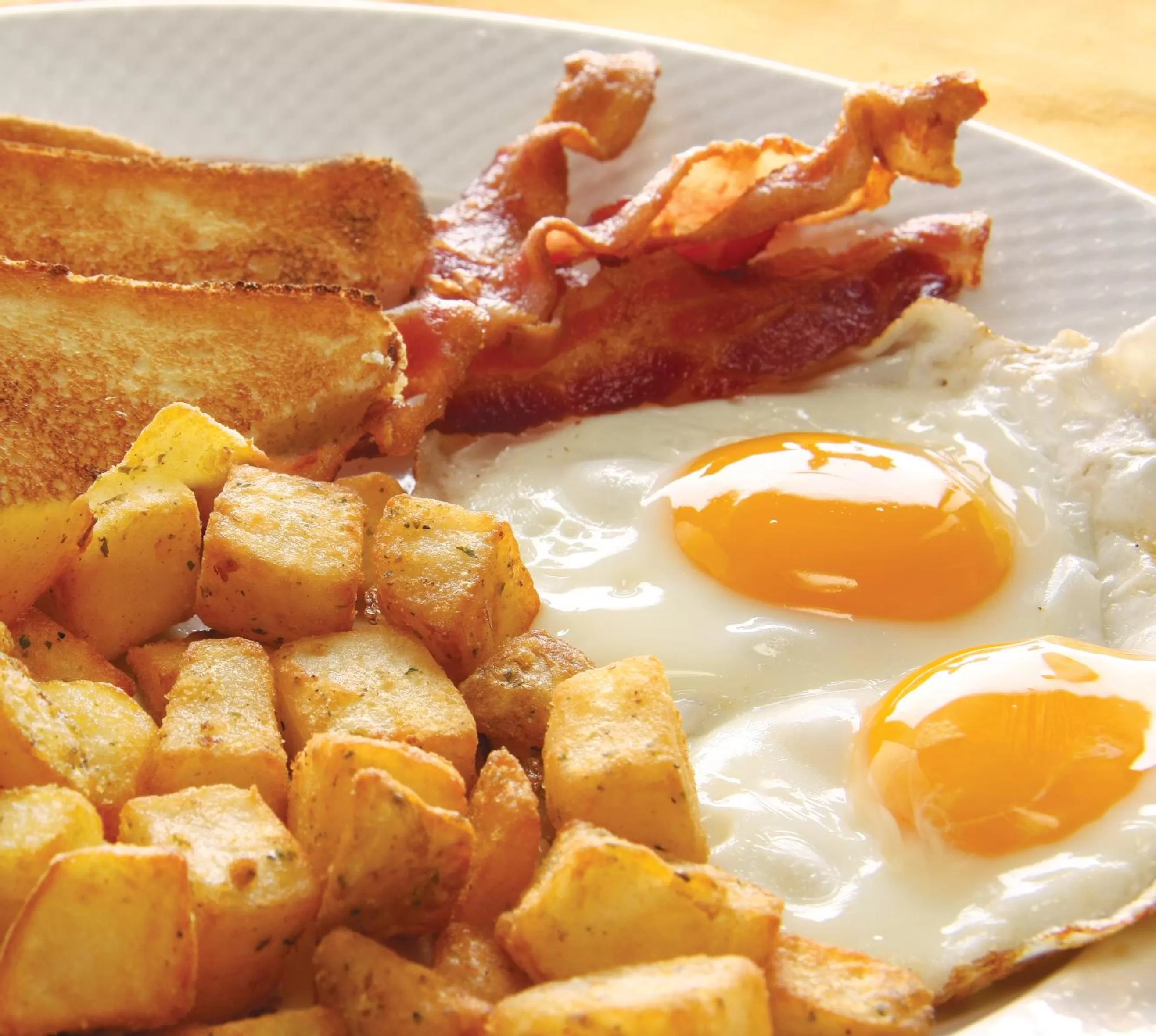 Restaurant/places to eat in Holiday Inn Cikarang Jababeka by IHG