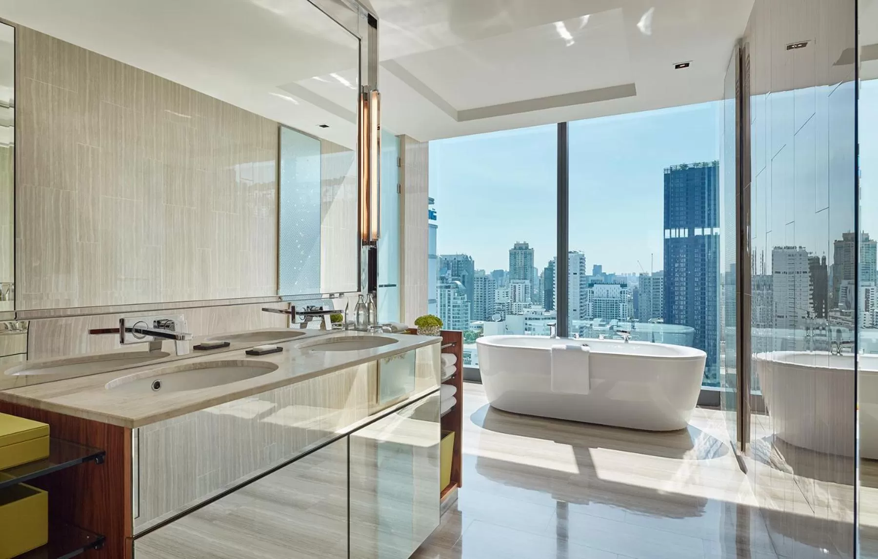 Bathroom in Hyatt Regency Bangkok Sukhumvit