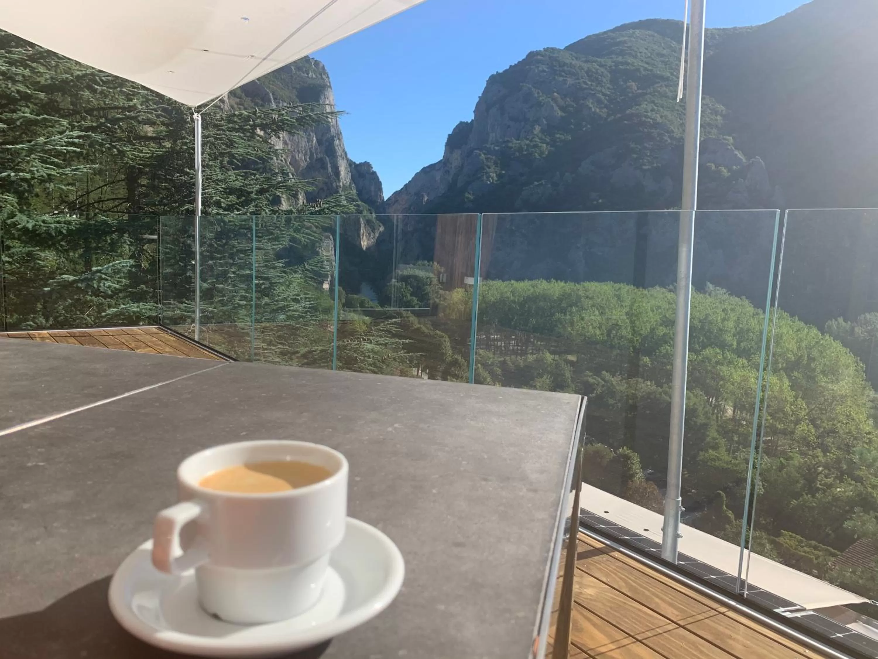 Patio in La Forestale Luxury Ecolodge B&B Primo Piano