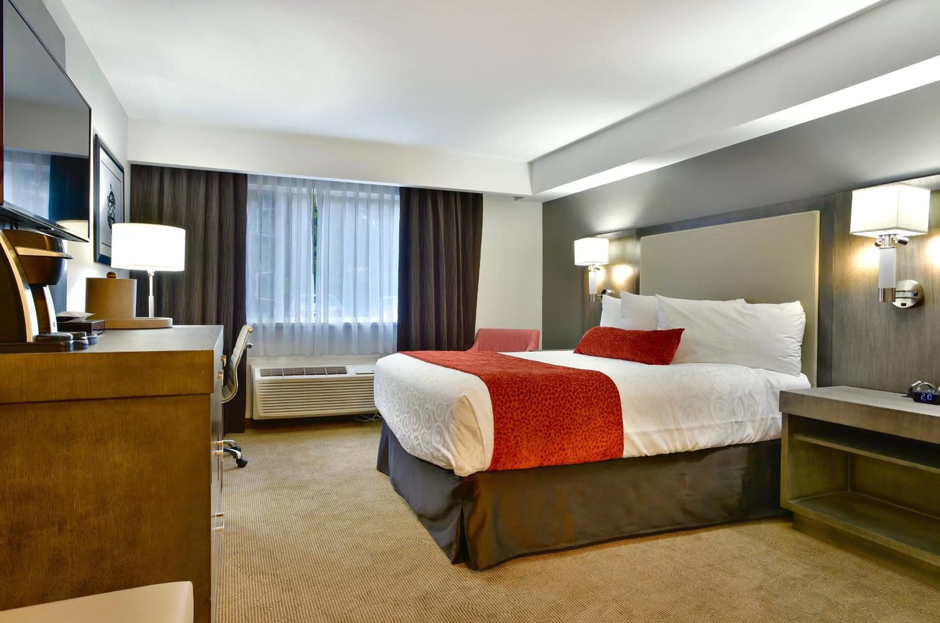 Bed in Best Western Cowichan Valley Inn