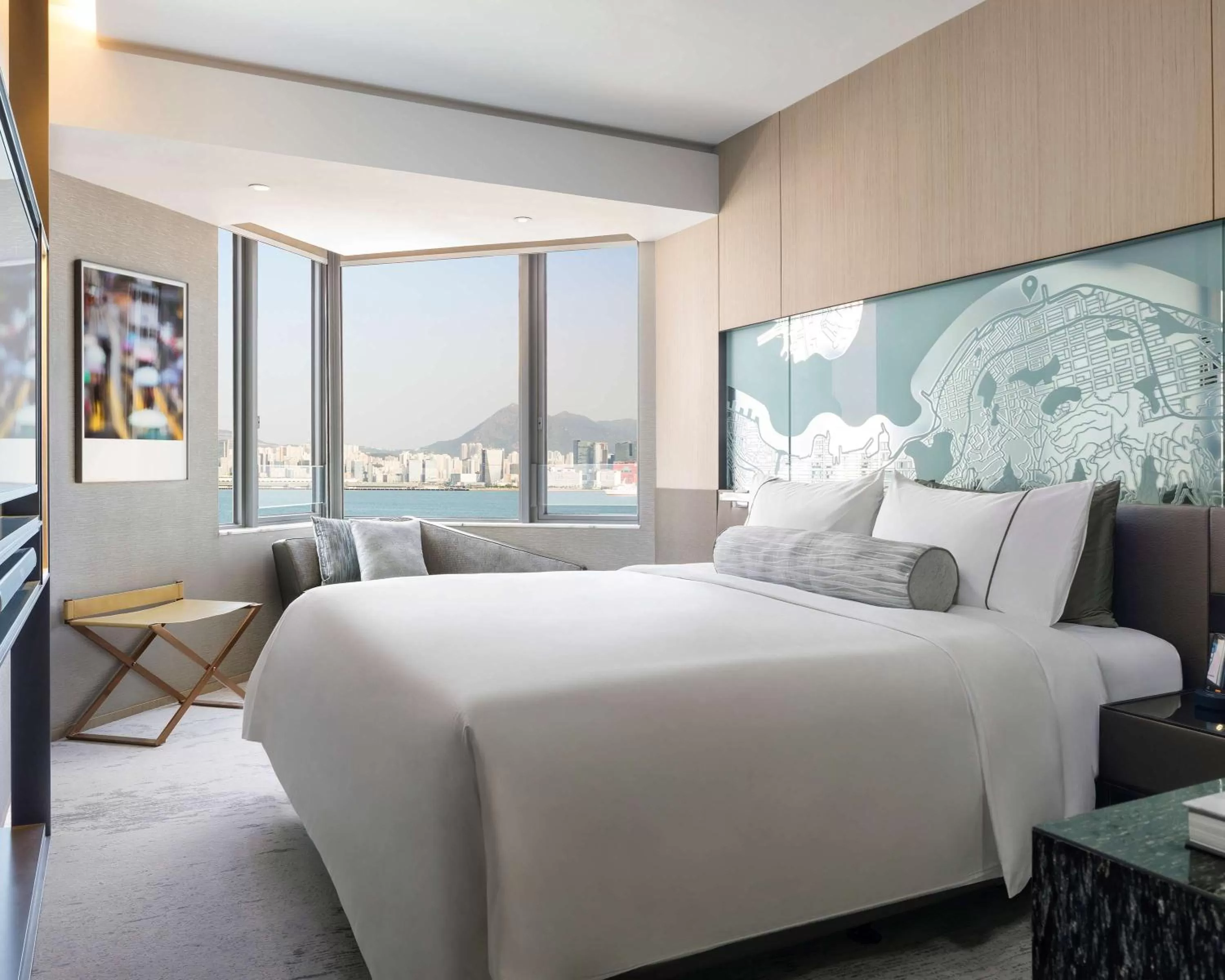 Bedroom, Bed in Hyatt Centric Victoria Harbour