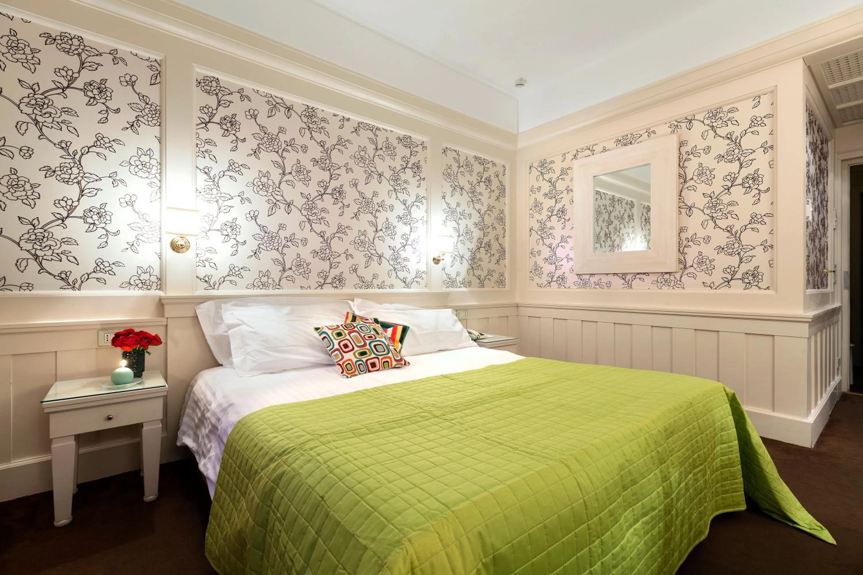 Bedroom, Bed in Europa Hotel Design Spa 1877