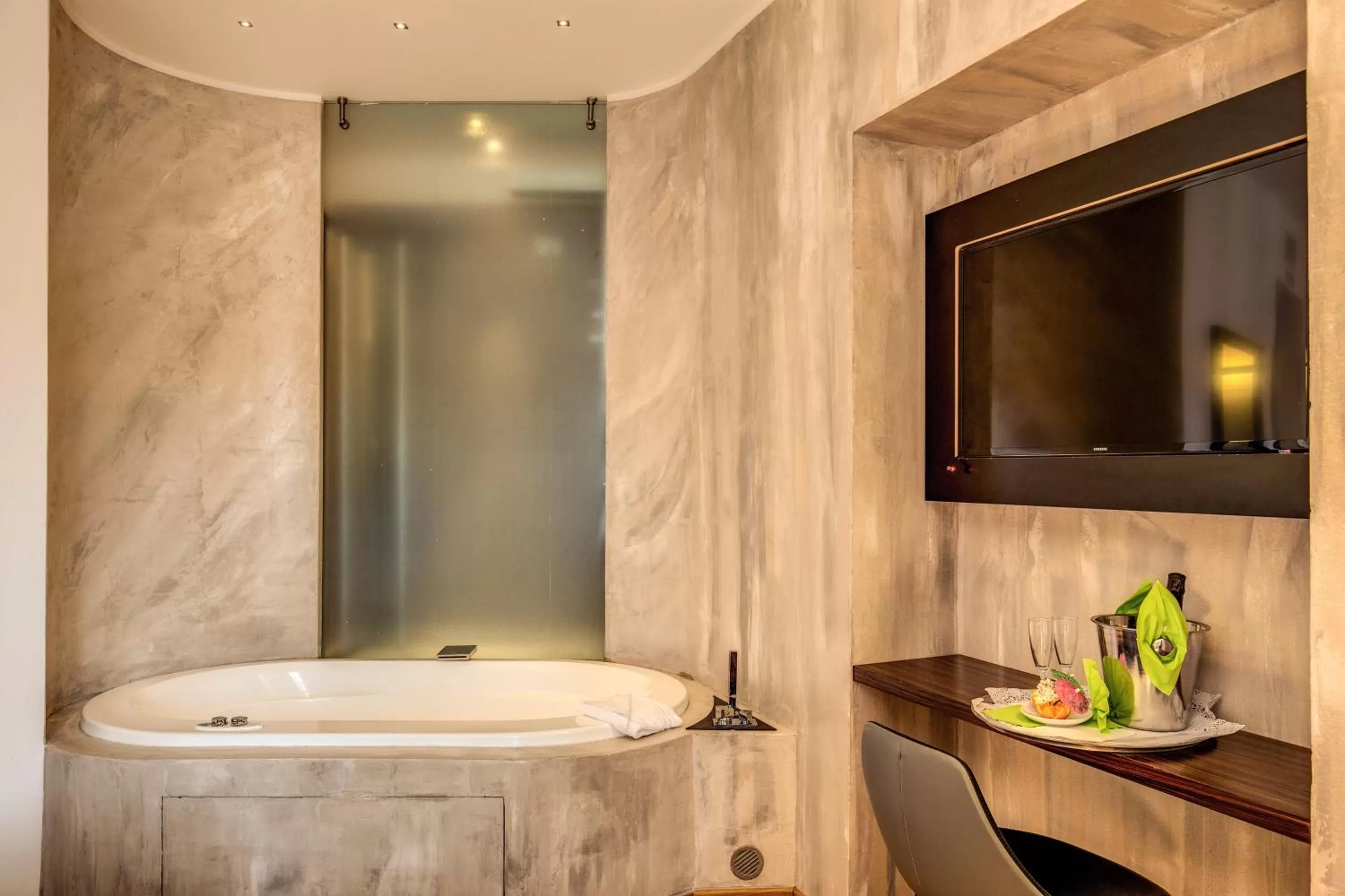 Hot Tub in Trevi Collection Hotel - Gruppo Trevi Hotels