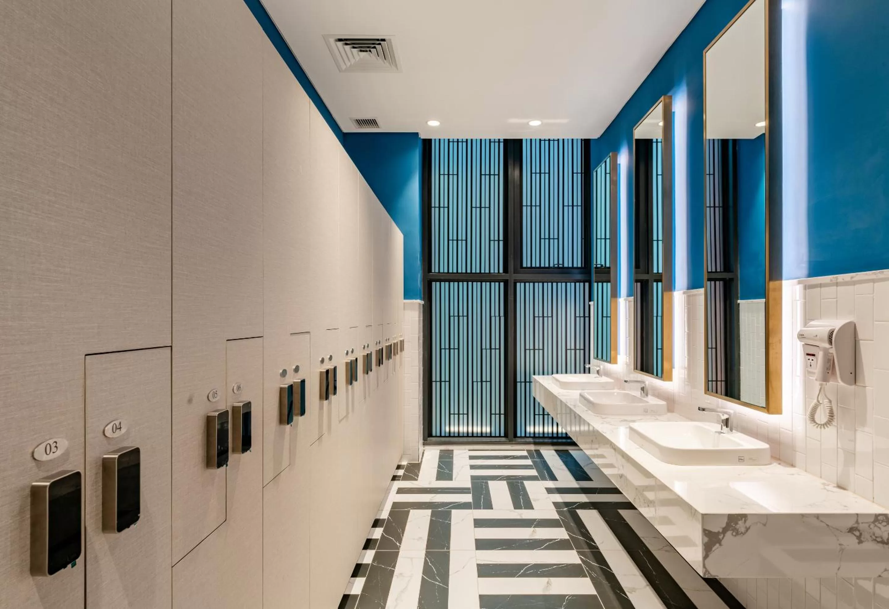 microwave in Eastin Hotel & Residences Hanoi