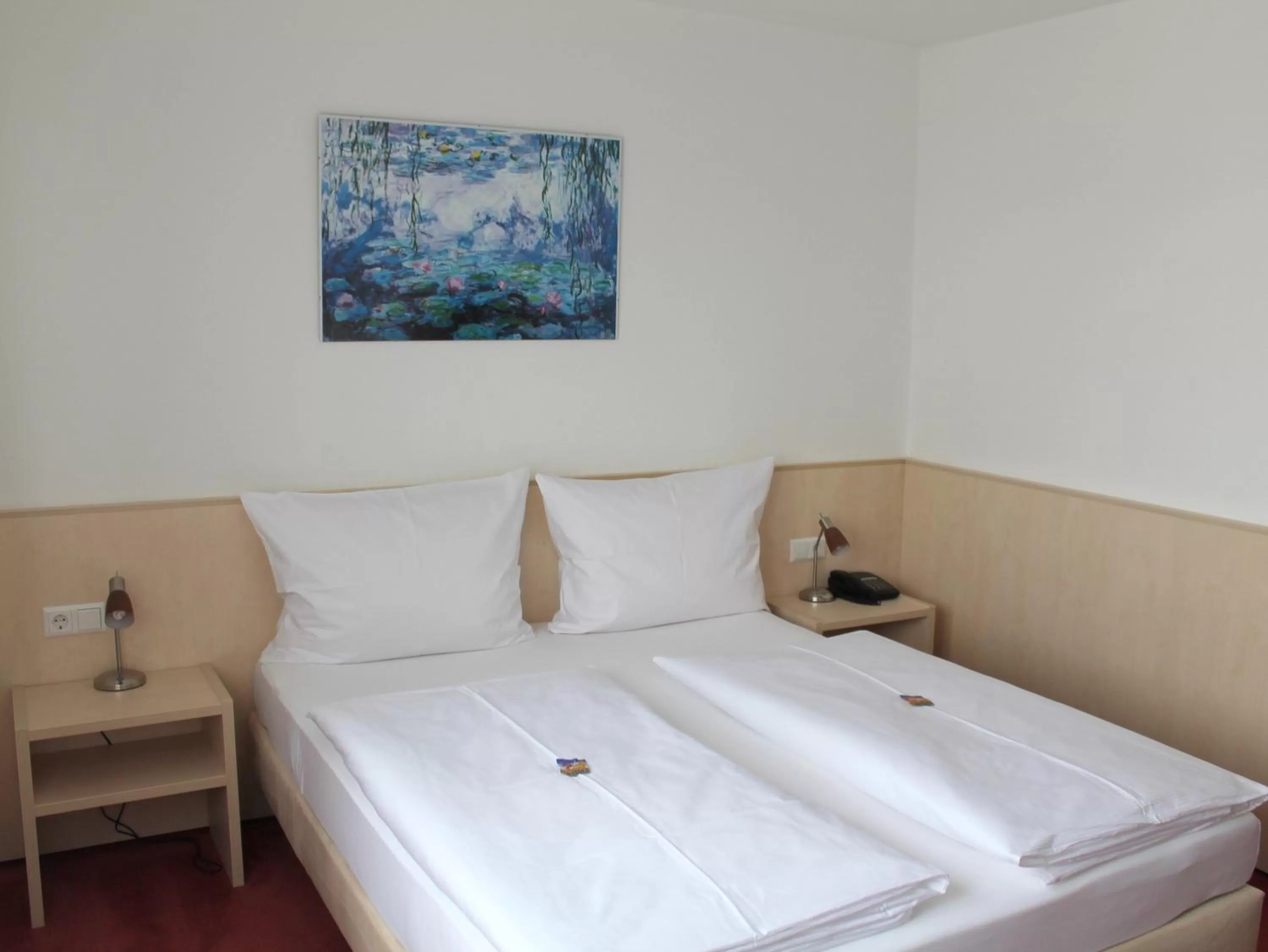 Bedroom, Bed in Hotel am Bad