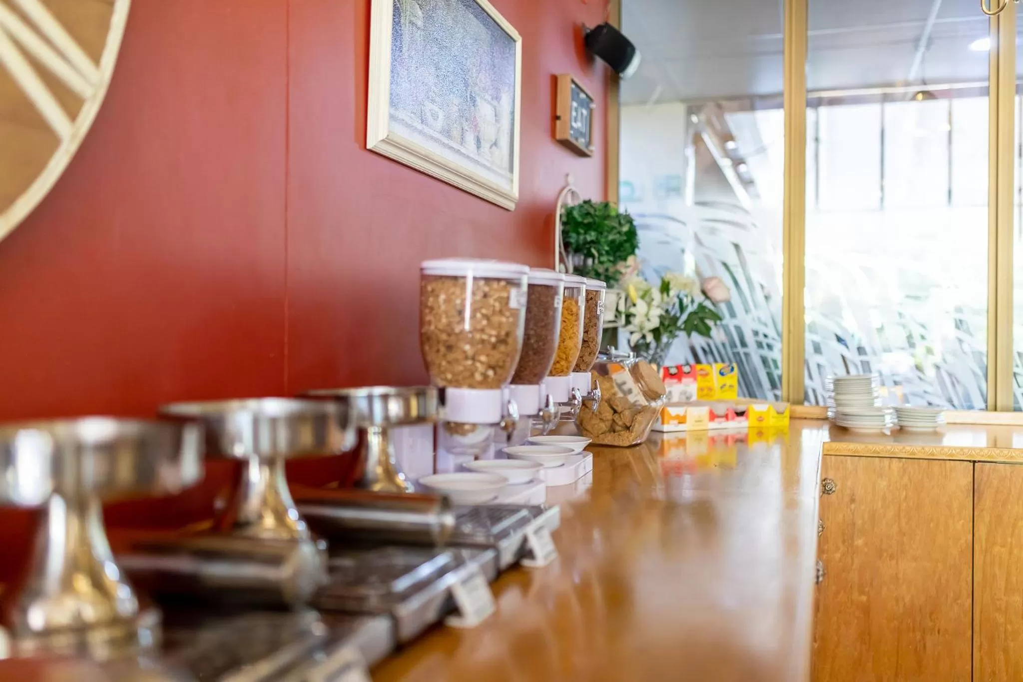 Restaurant/places to eat in Charbonnier Motor Inn