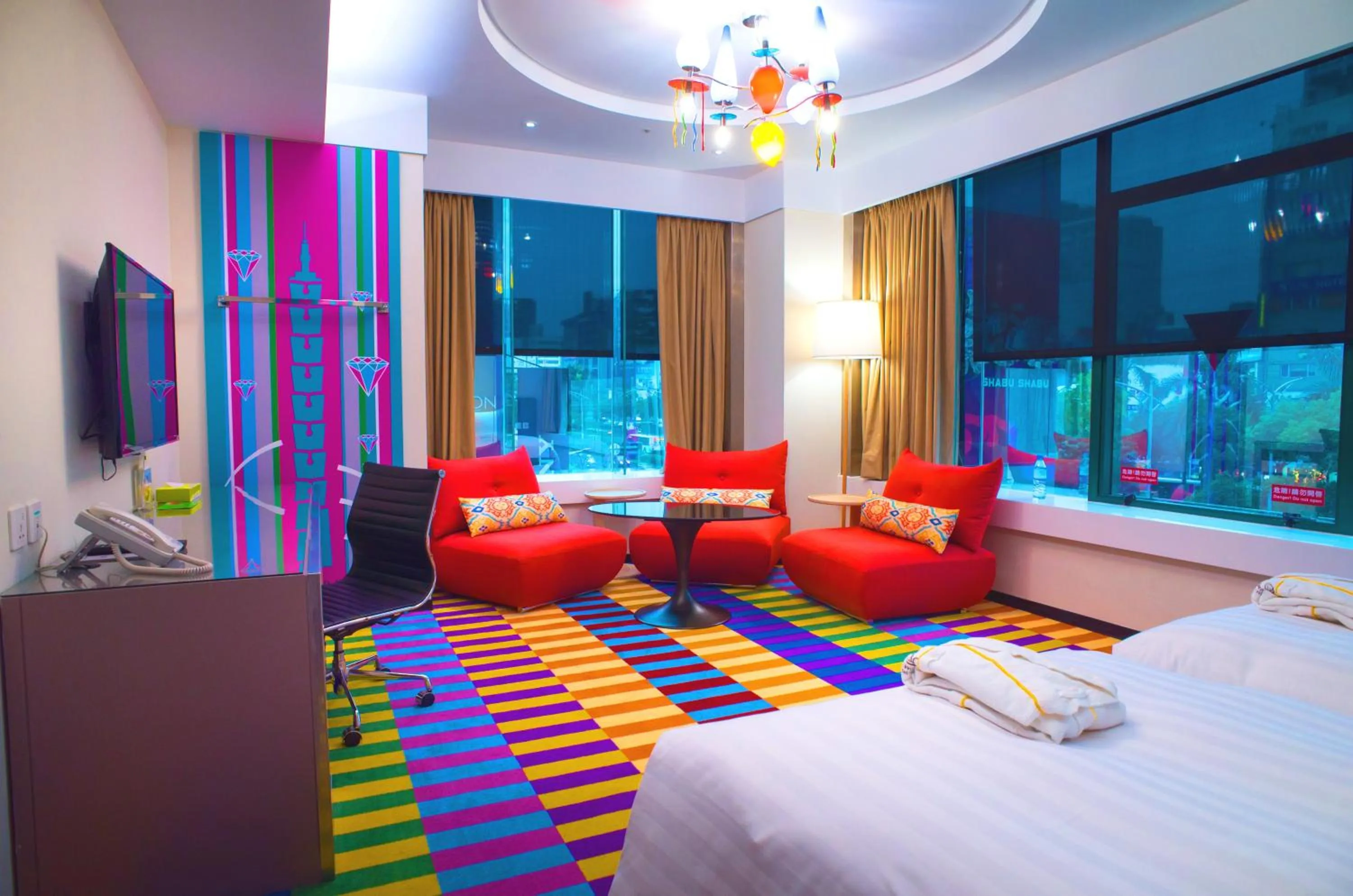 TV and multimedia, Bed in Green World Hotel - Zhonghua