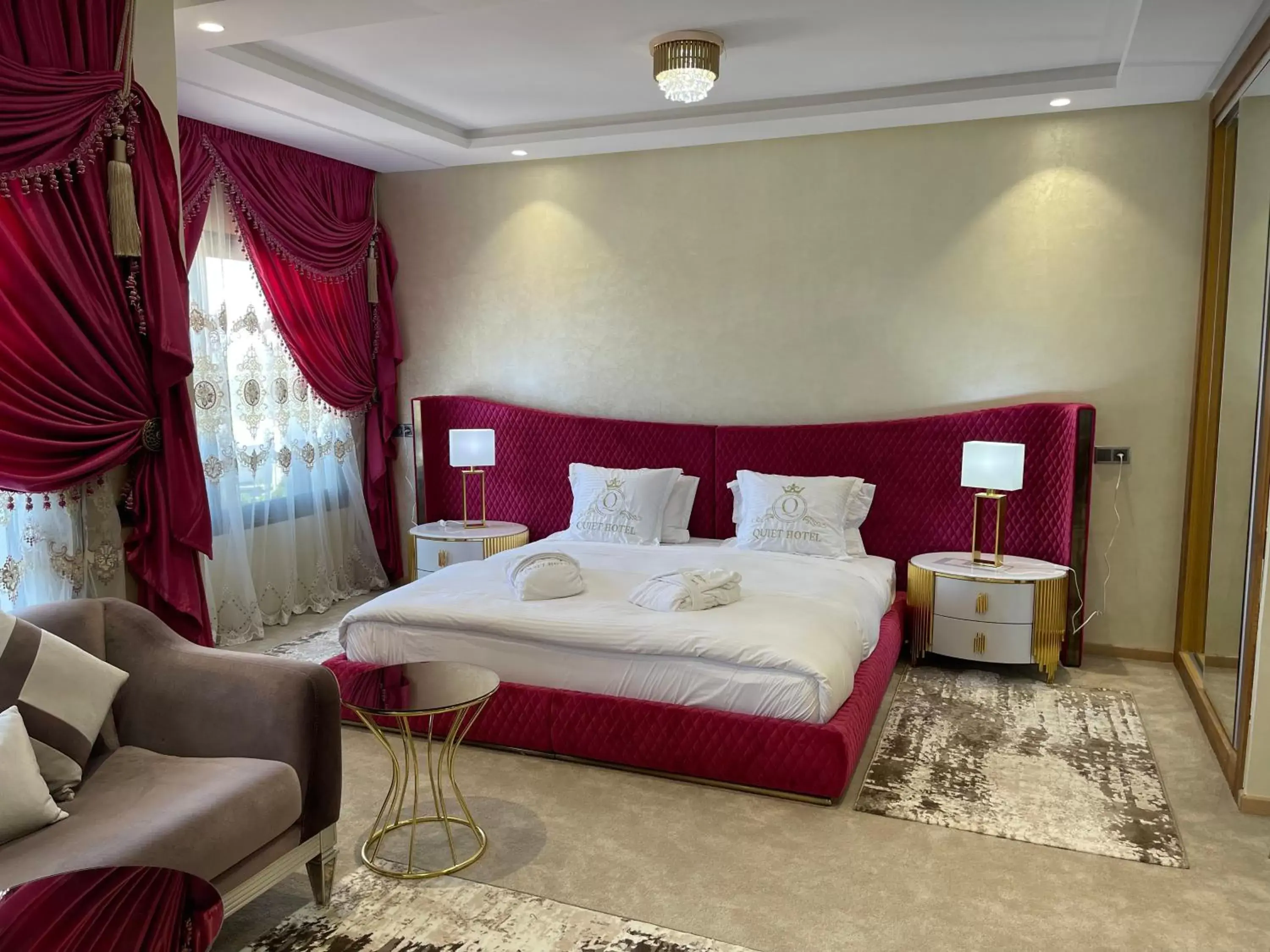 Suite with Balcony - single occupancy in Quiet Hotel Suite with Balcony - single occupancy in Quiet Hotel