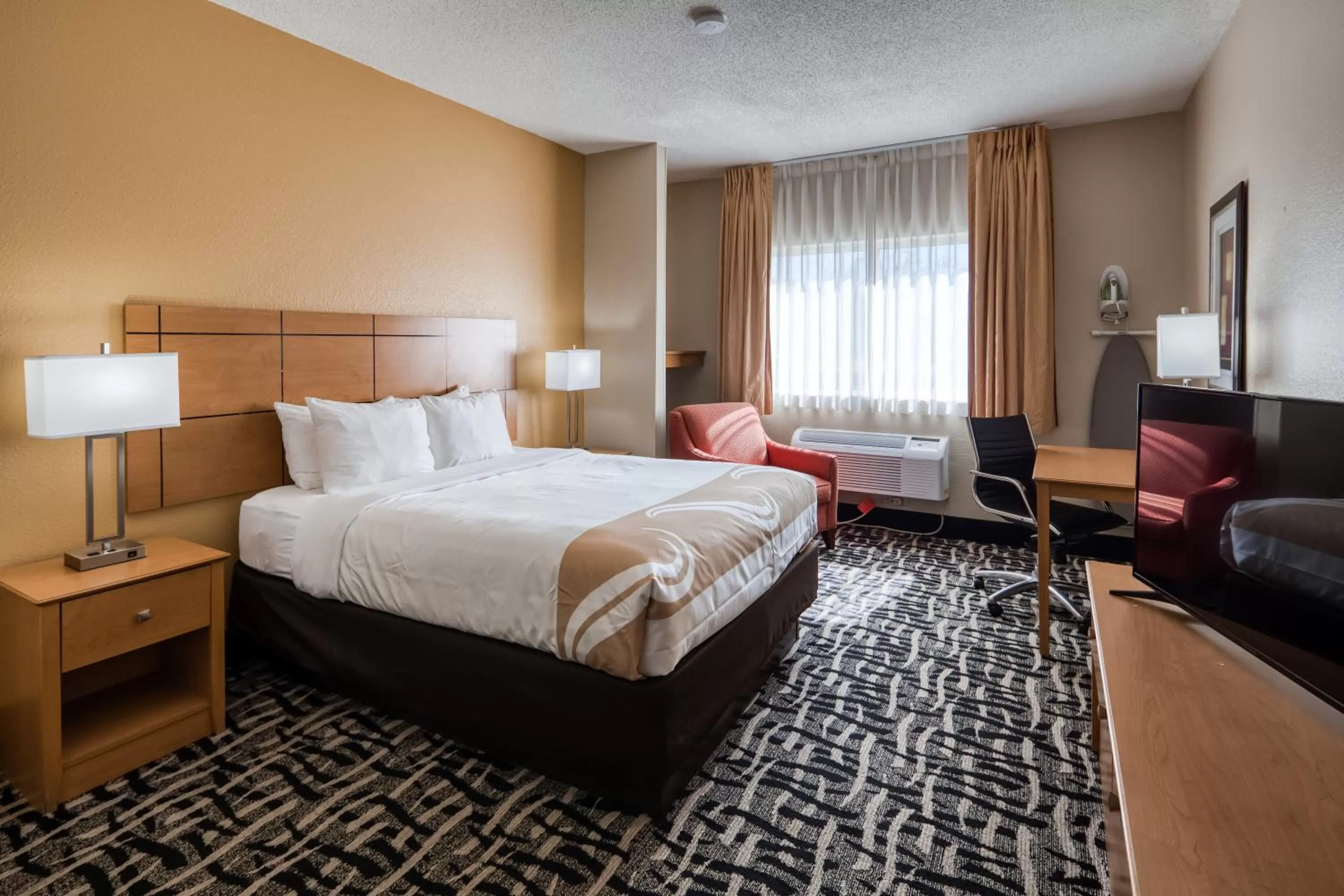 Queen Room with Roll-In Shower - Accessible/Non-Smoking in Quality Inn & Suites Springfield Southwest near I-72
