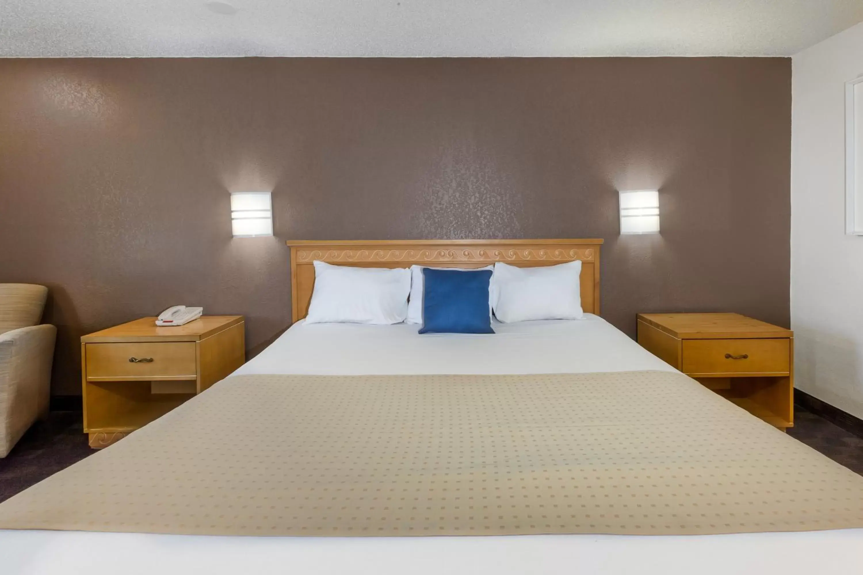 King Suite in Knights Inn Flint King Suite in Knights Inn Flint