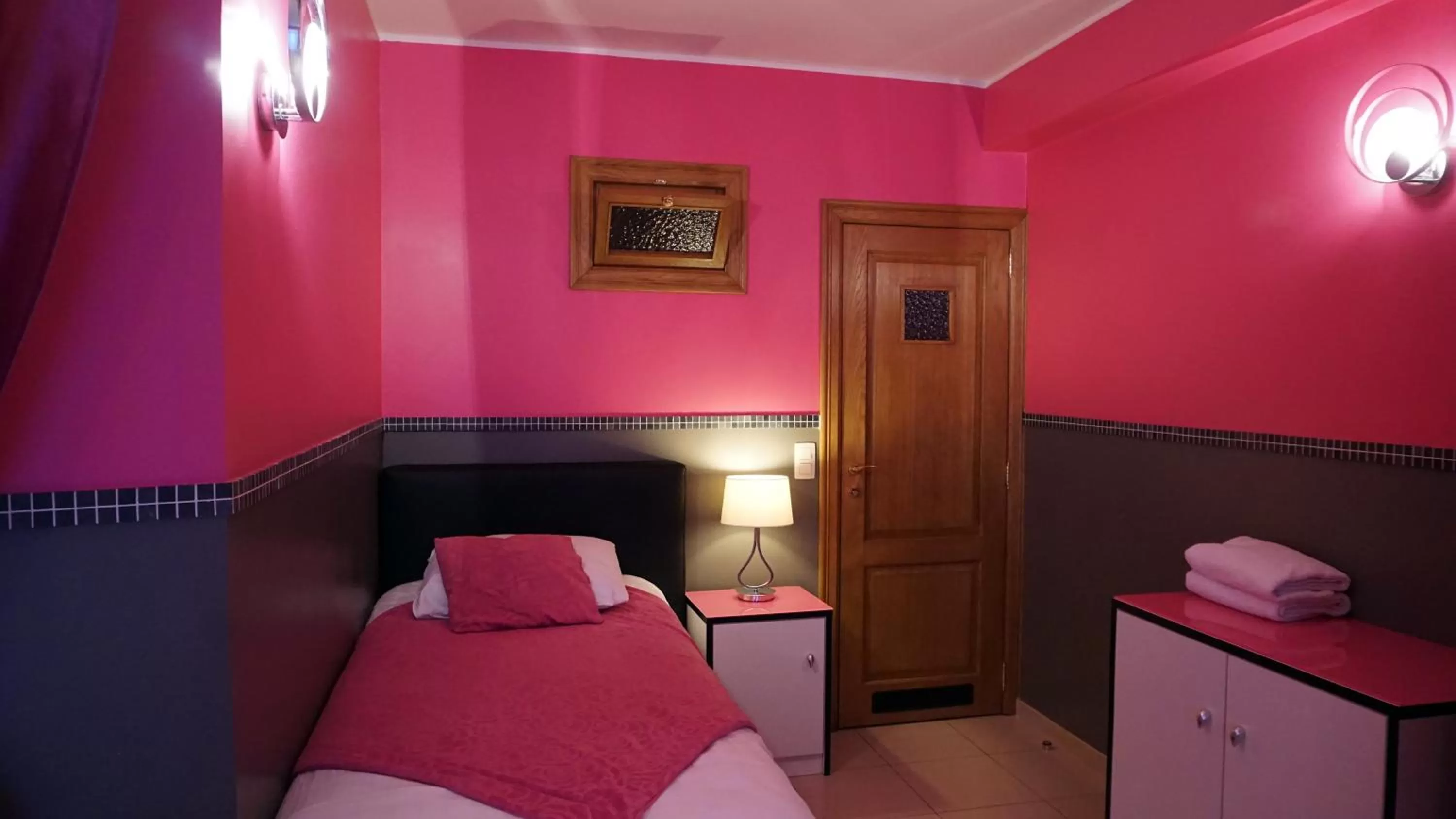 Bed in Aparthotel Résidence Bara Midi