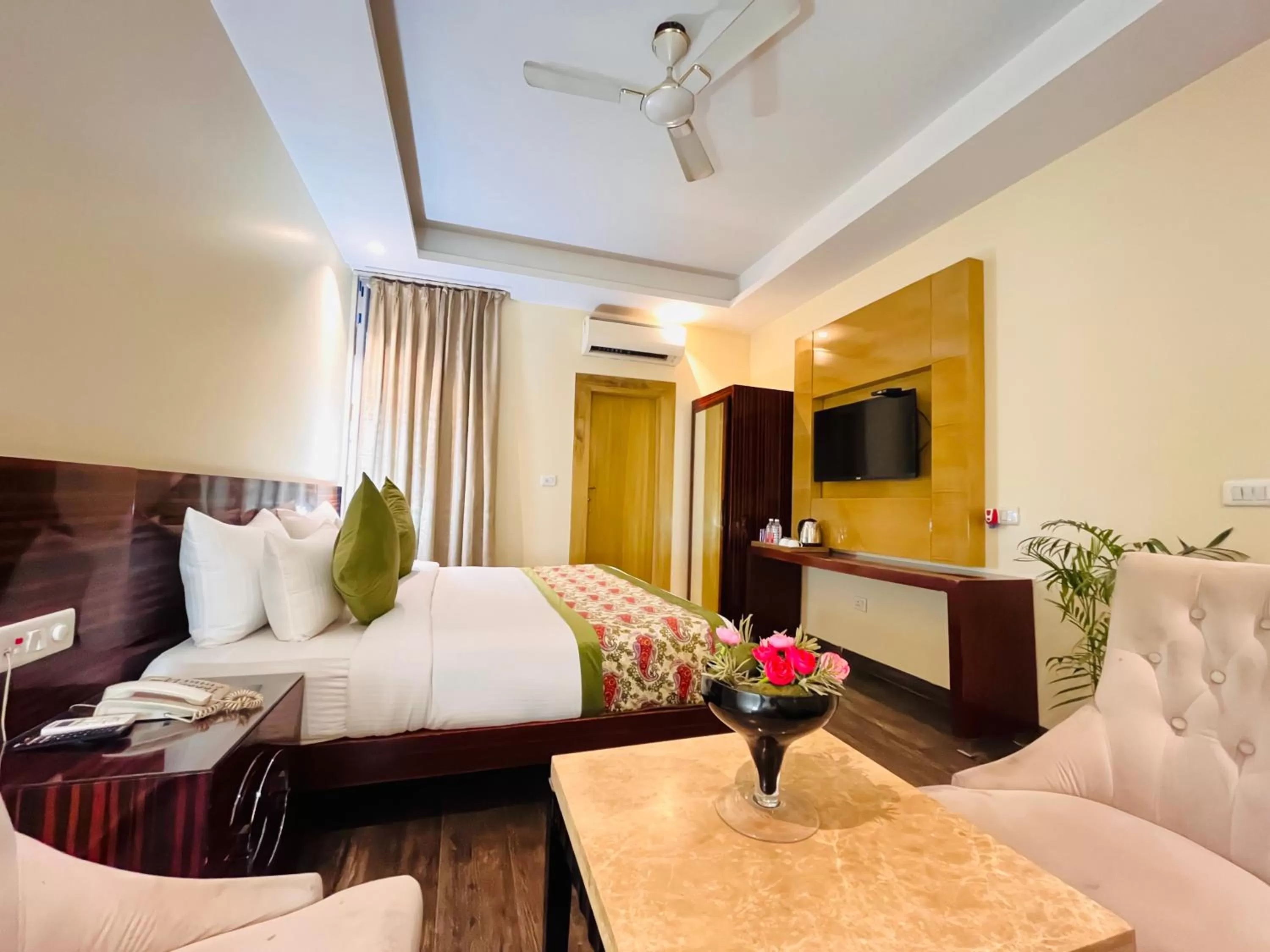Bed in Hotel Banz near Delhi Airport
