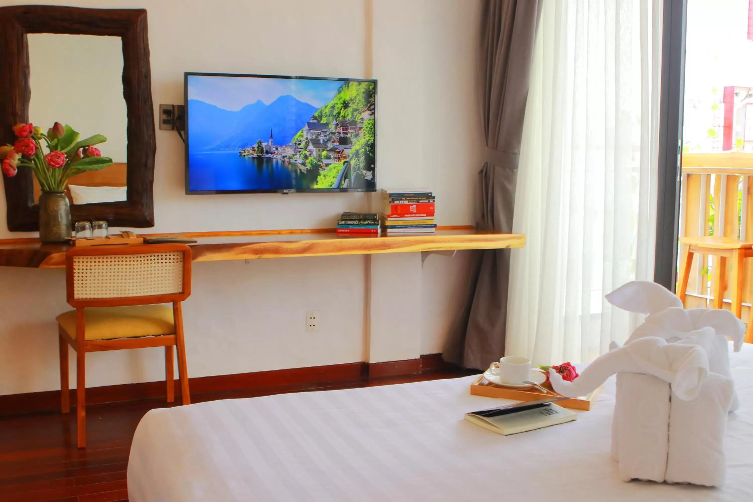 Bed in Duc Vuong Saigon Hotel - Bui Vien